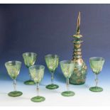 Gläserset bestehend aus 6 Gläsern u. einer Karaffe, Persien, 19. Jahrhundert, grünüberfangenes