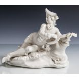 Figurine, Nymphenburg, 1. Hälfte 20. Jahrhundert, glasiertes Weißporzellan, auf einemRasenstück