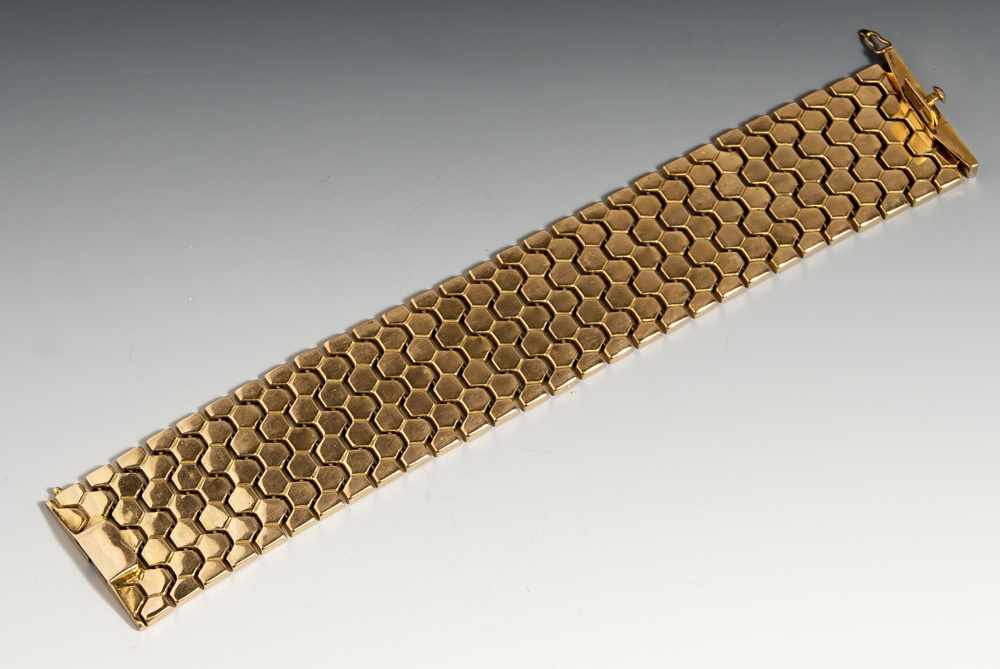 Gliederarmband, Gelbgold 585, L. ca. 21,5 cm, Br. ca. 3,5 cm, ca. 86,4 gr. Kastenschloßmit