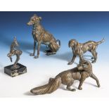 4 Tierfiguren, Bronzeguss, Alter unbekannt. a) Schreitender Fuchs. H. ca. 10 cm, L. ca.21,5 cm. b)