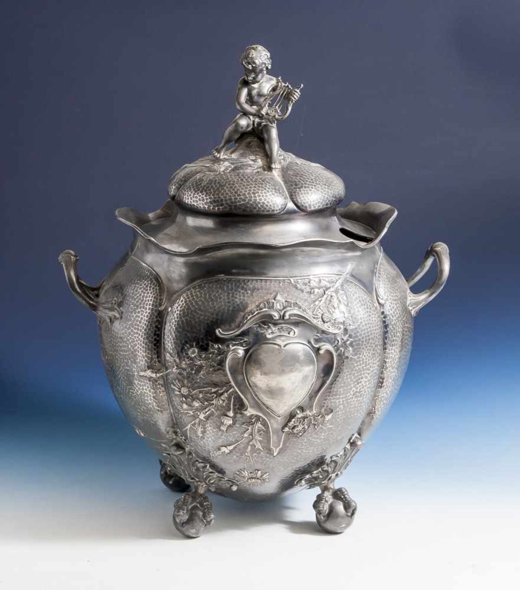 Große Jugendstil-Bowle, Zinnguss mit Glaseinsatz, kürbisförmiger Korpus auf 4Krallenfüßen,