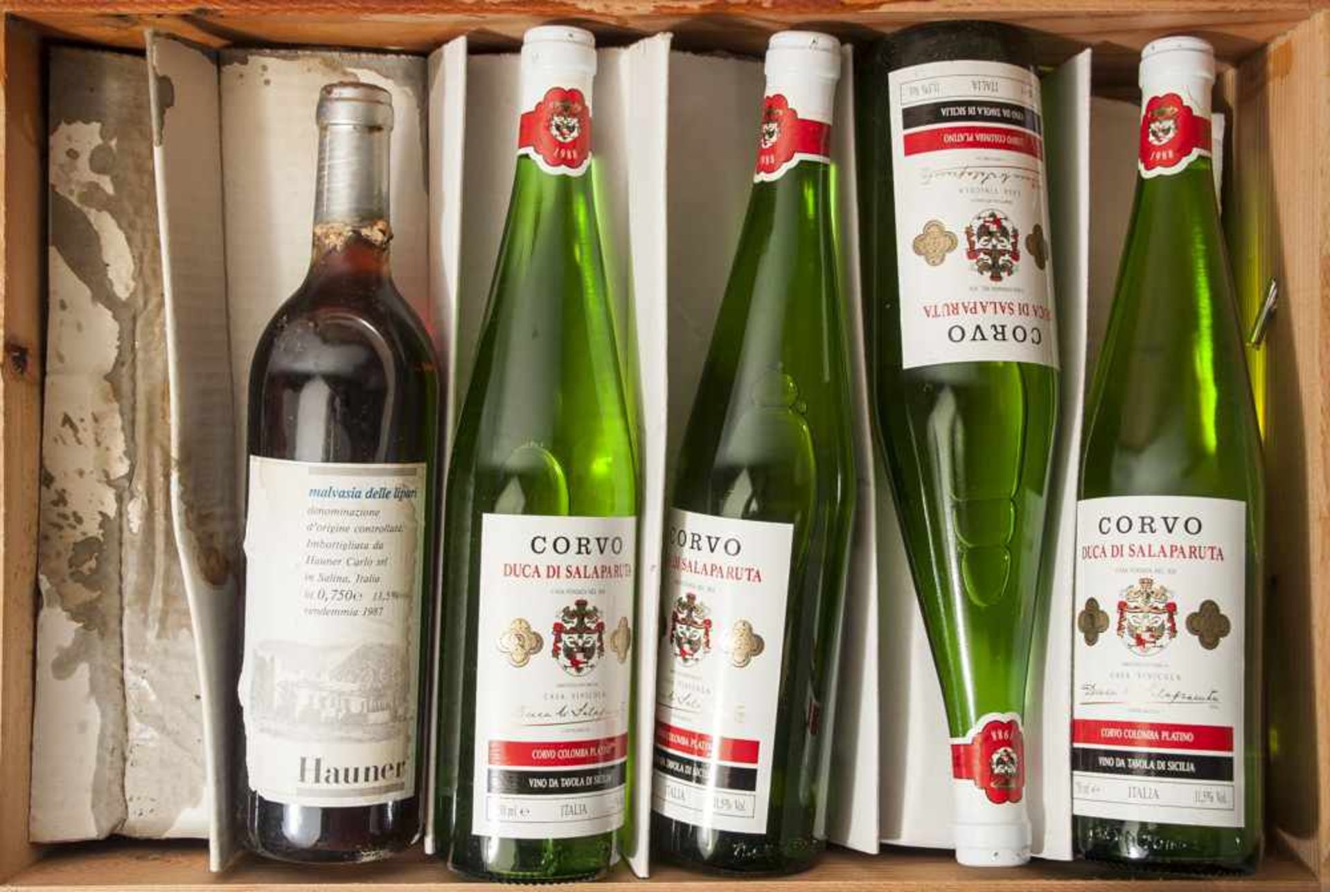 Konvolut von 6 Weinflaschen, darunter: a) 1987er Copertino Rosso, barone Bacile diCastiglione,