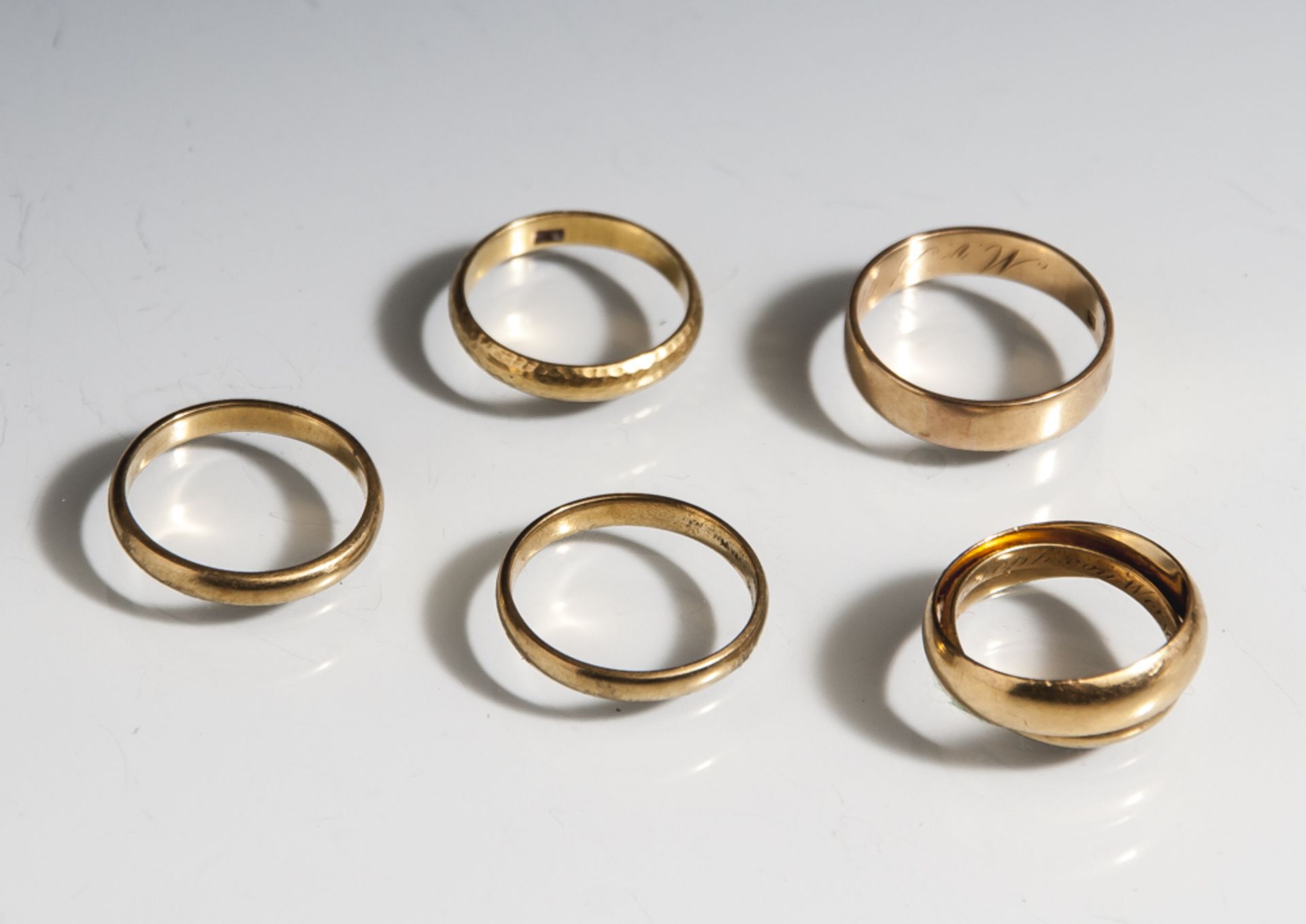 Konvolut 6 verschiedener Ringe aus Gold, Eheringe, Gold 750. gesamt ca. 20,6 gr.