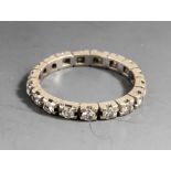 Memory-Ring, Weißgold 585, ausgefasst mit 18 Brillanten, ca. 0,90 ct/K-L/vs1-P1.Ringgröße: 53, ca.