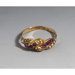 Antiker Damenring, Sheffield/ England, um 1880, Gelbgold 625, 15 kt, verschlungenerRingkopf,