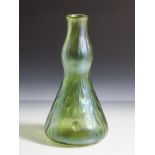 Loetz Creta Rusticana Jugendstil, Vase aus grünem Glas mit Dekor Rusticana, Entw.:Christopher