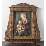 Madonna mit Kind, in aufwendiger Rahmung, Italien, wohl 19. Jahrhundert, im Stil derRenaissance.