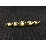 18ct pearl and gold brooch 7.3 g Total weight