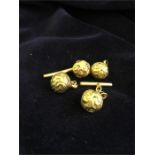 Gold cuff links or button fasteners 14g