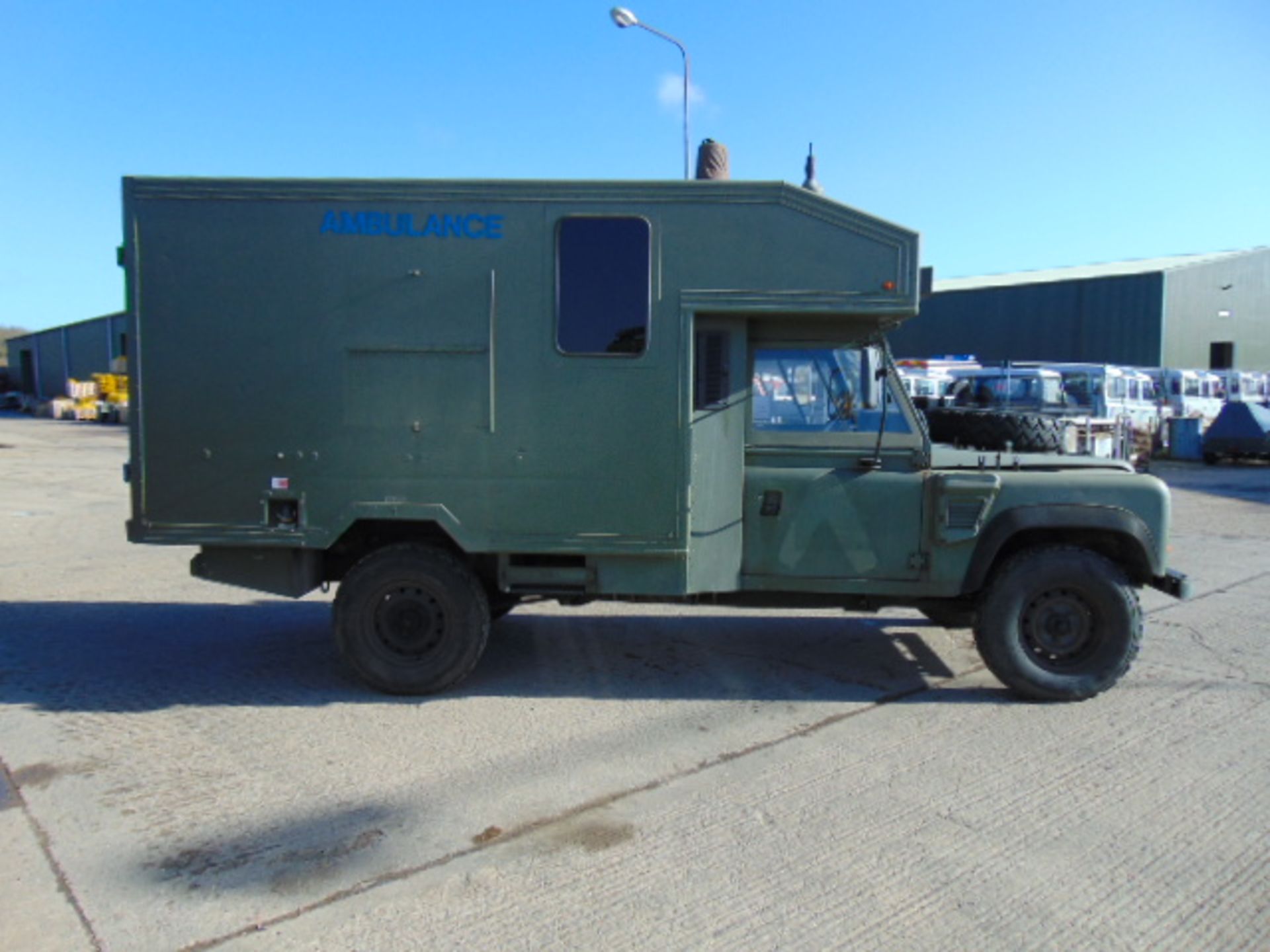 Military Specification Land Rover Wolf 130 ambulance - Image 5 of 15