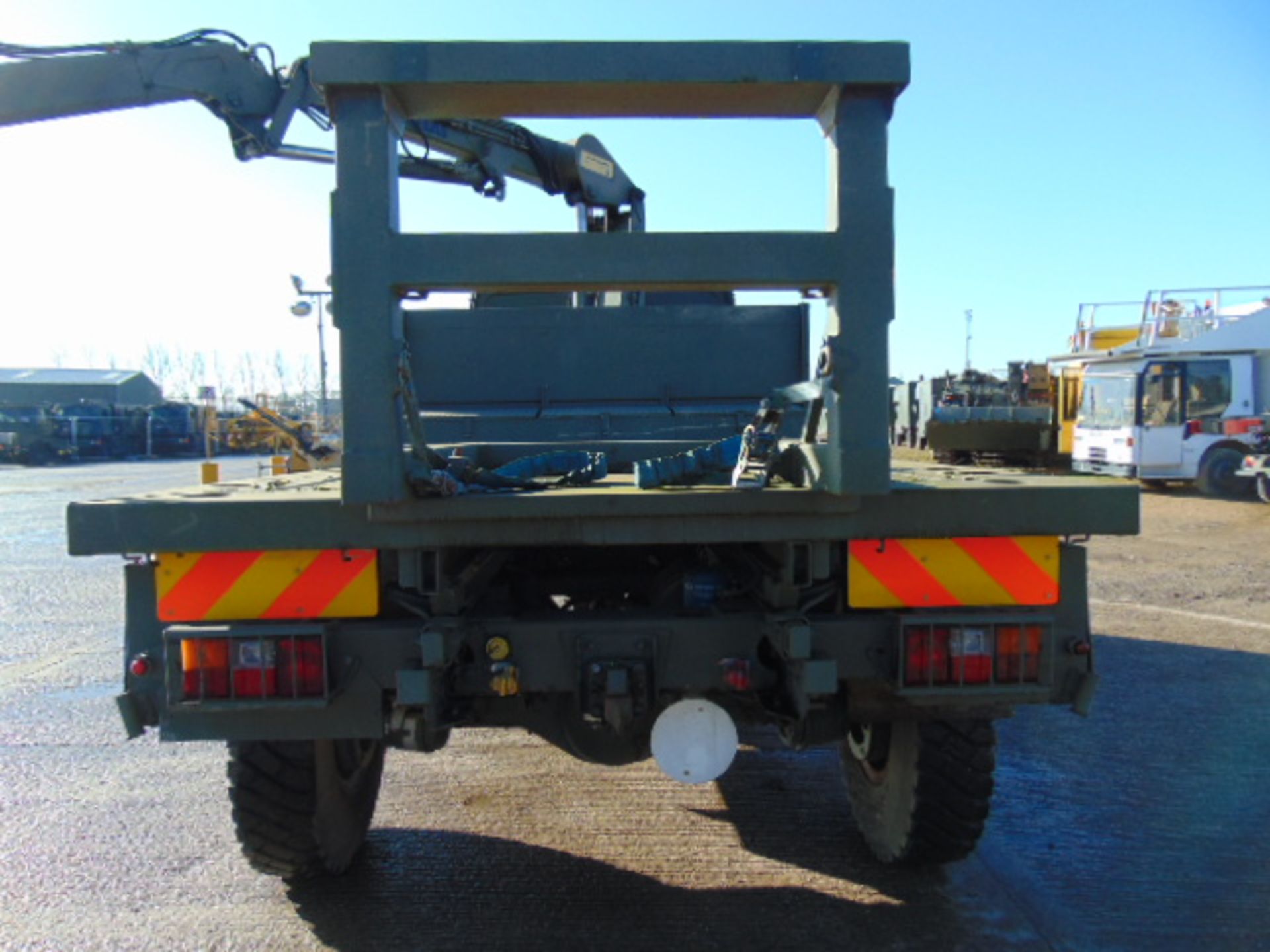 Leyland DAF 4X4 Truck complete with Atlas Crane Tyre Handler - Image 10 of 12