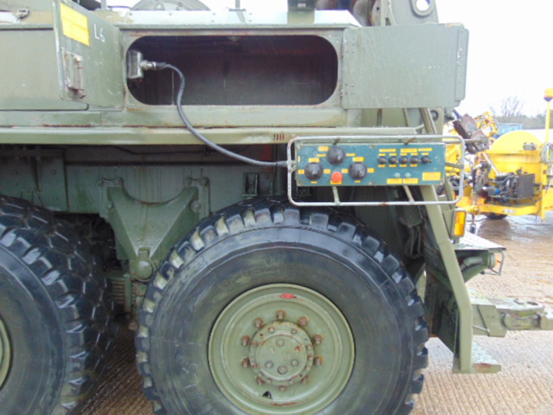 Foden 6x6 Recovery Vehicle which is Complete with Remote and EKA Recovery Tools - Image 8 of 18