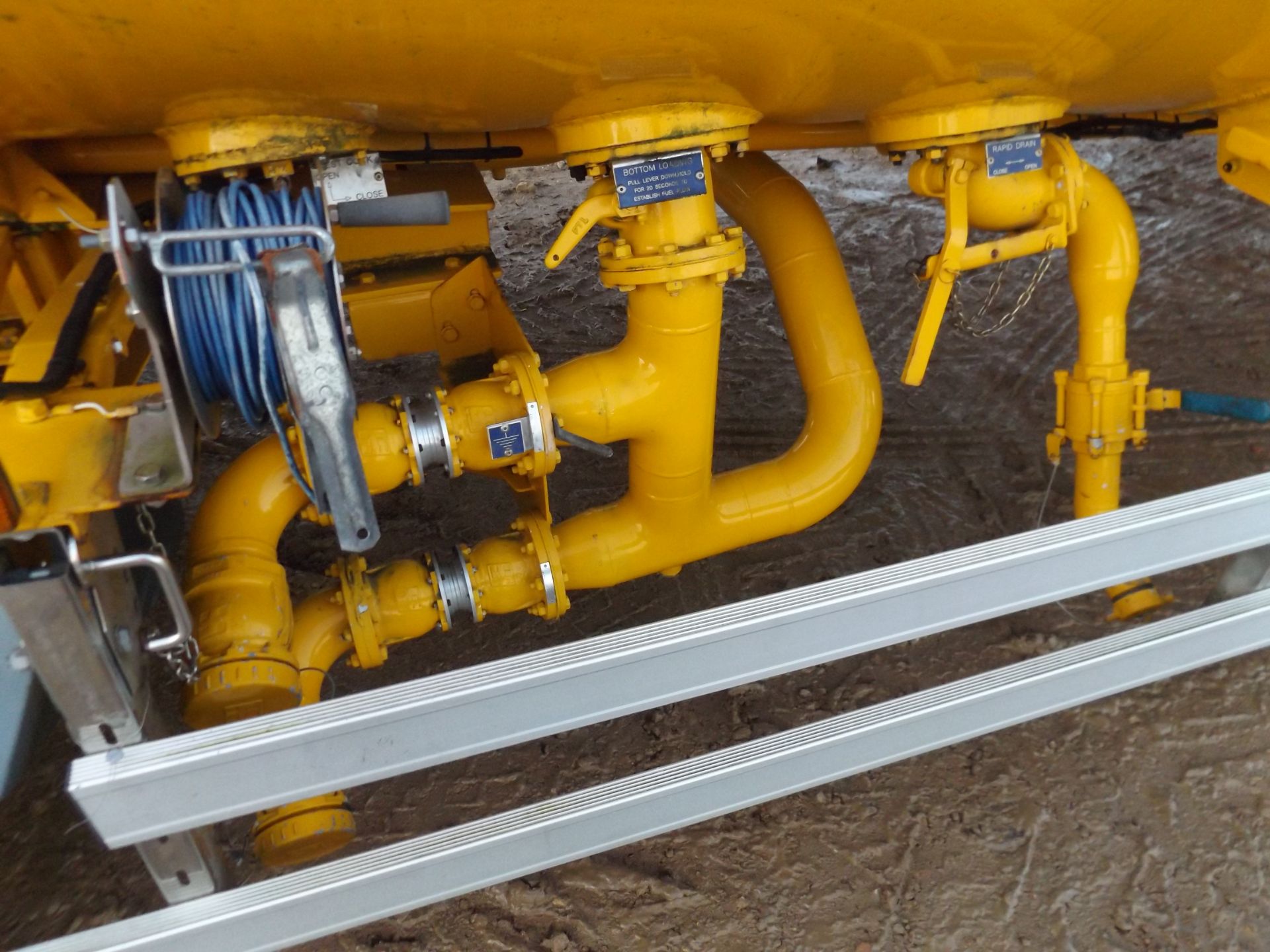 24000 Ltr Twin Axle Fluid Transfer Tanker Trailer - Image 8 of 15