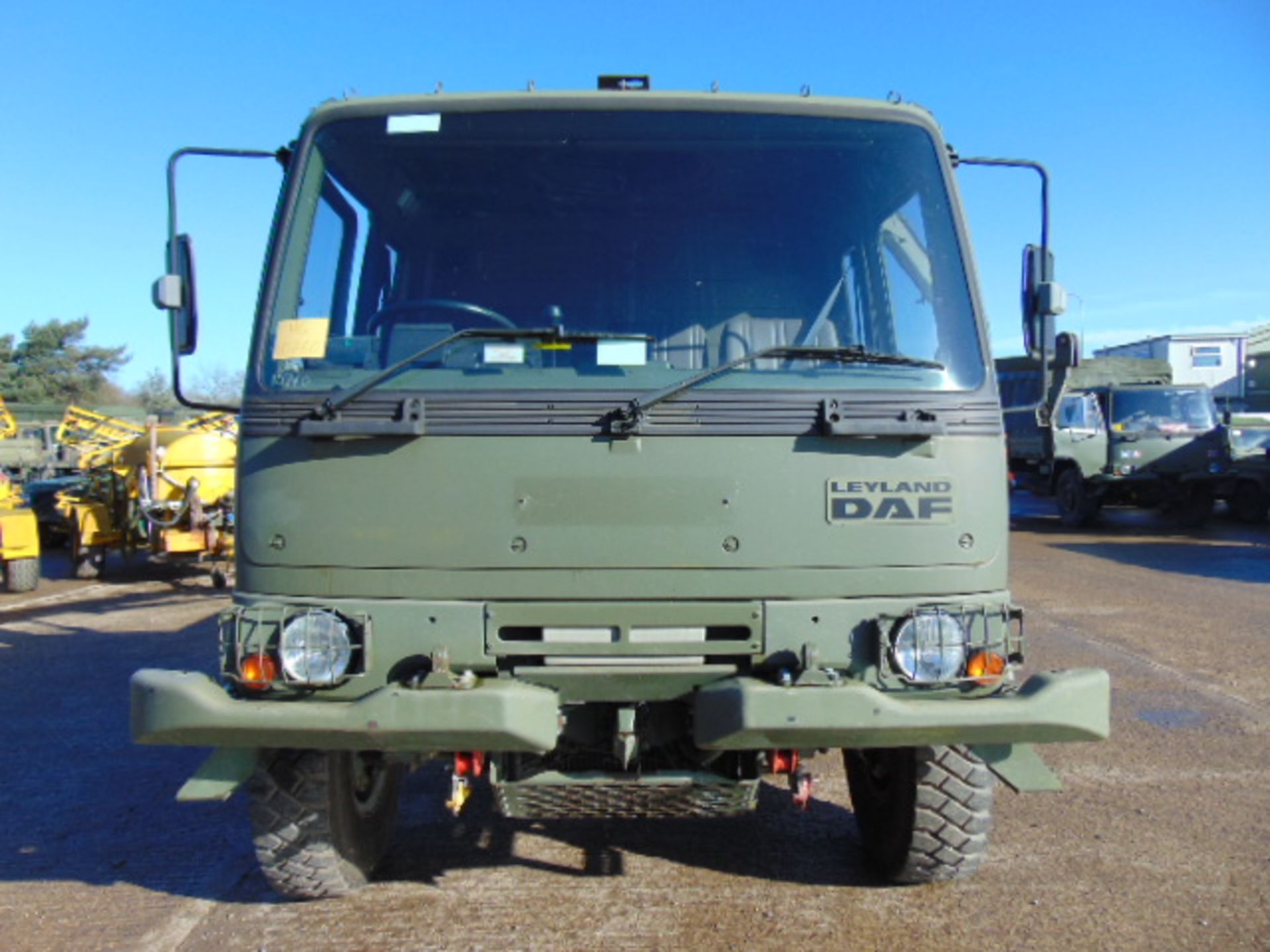 Leyland DAF 4X4 Truck complete with Atlas Crane Tyre Handler - Image 2 of 12