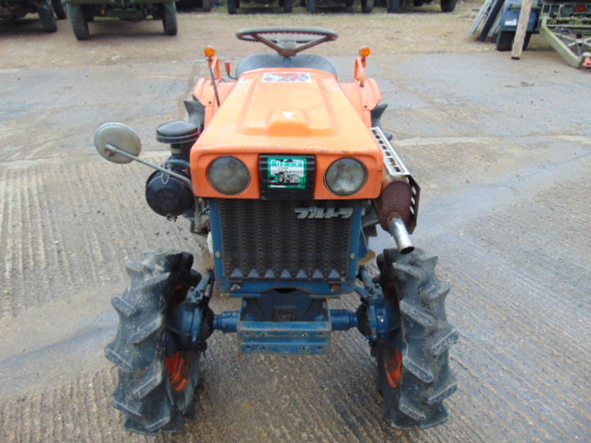 Kubota B7000 4WD compact tractor - Image 2 of 14