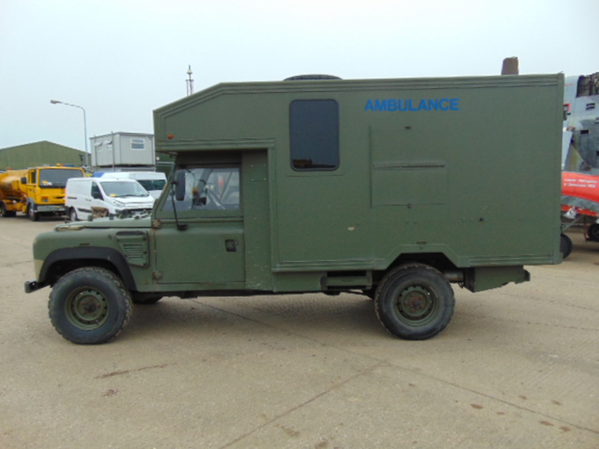 Military Specification Land Rover Wolf 130 ambulance - Image 4 of 16