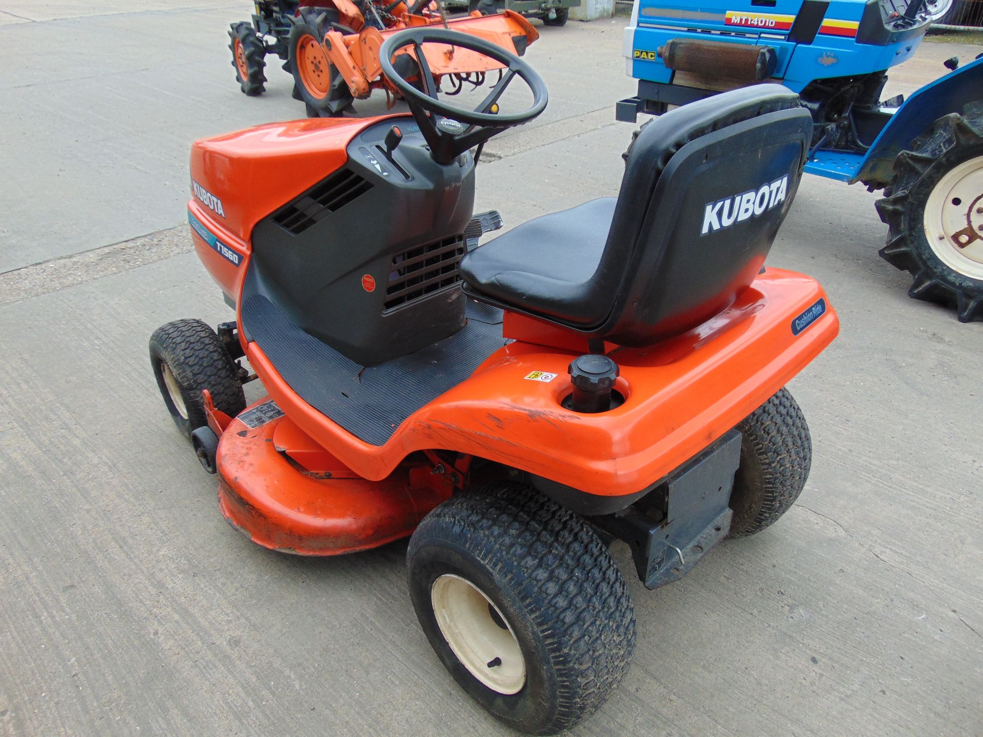 KUBOTA T 1560 RIDE ON MOWER - Image 4 of 11