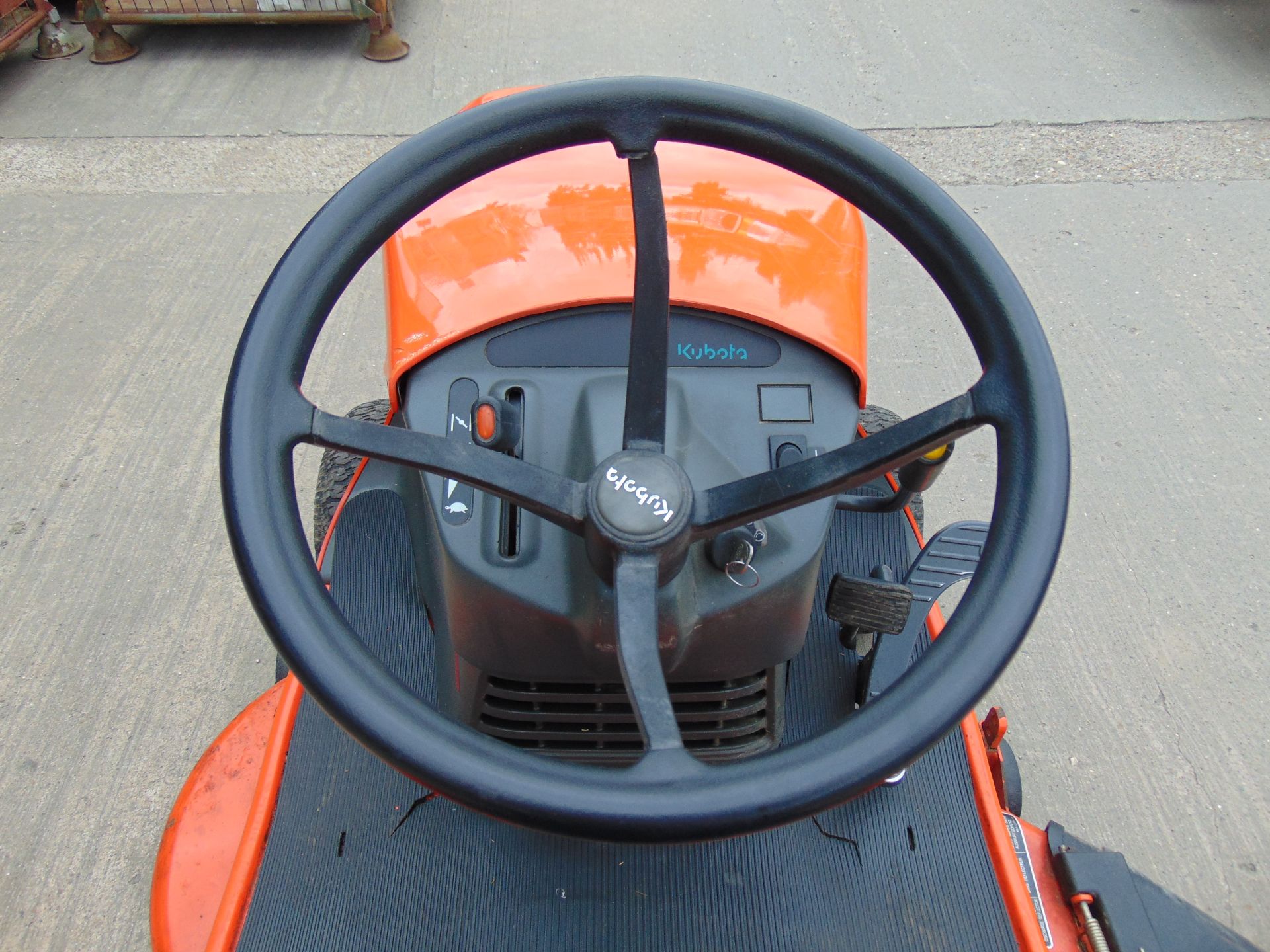 KUBOTA T 1560 RIDE ON MOWER - Image 10 of 11