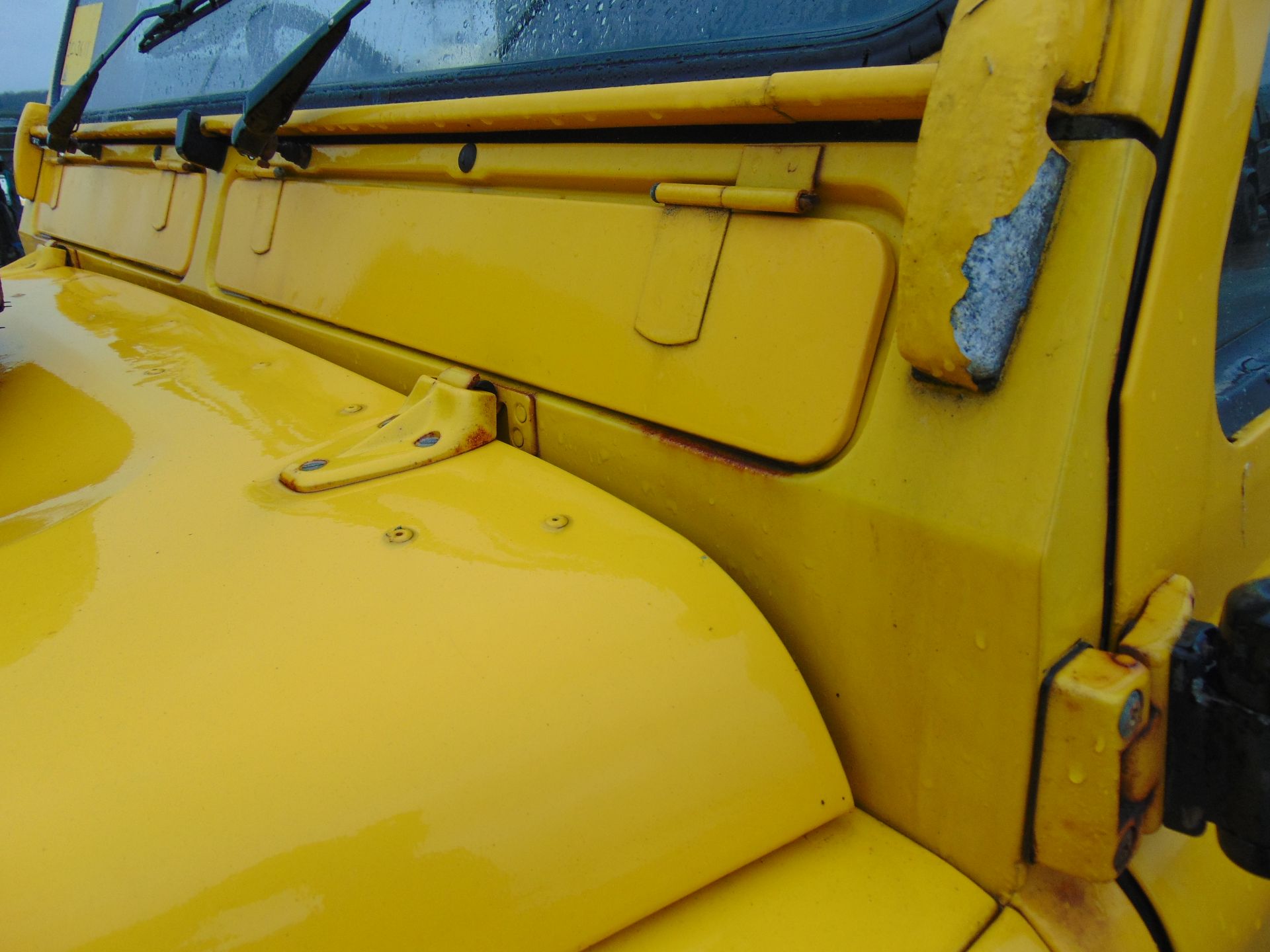 Land Rover Defender 110 Hard Top 300TDi - Image 10 of 19