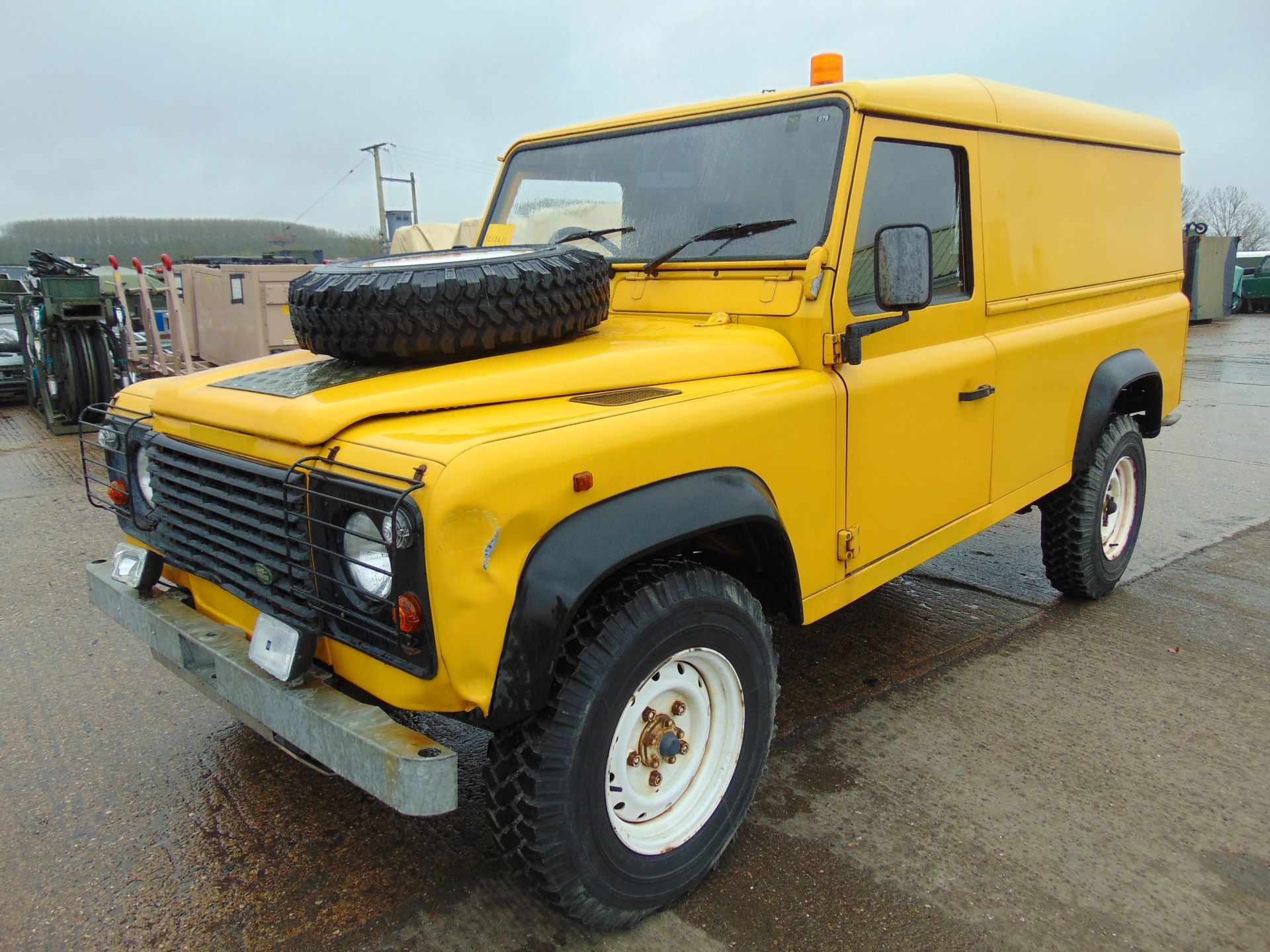 Land Rover Defender 110 Hard Top 300TDi - Image 3 of 19