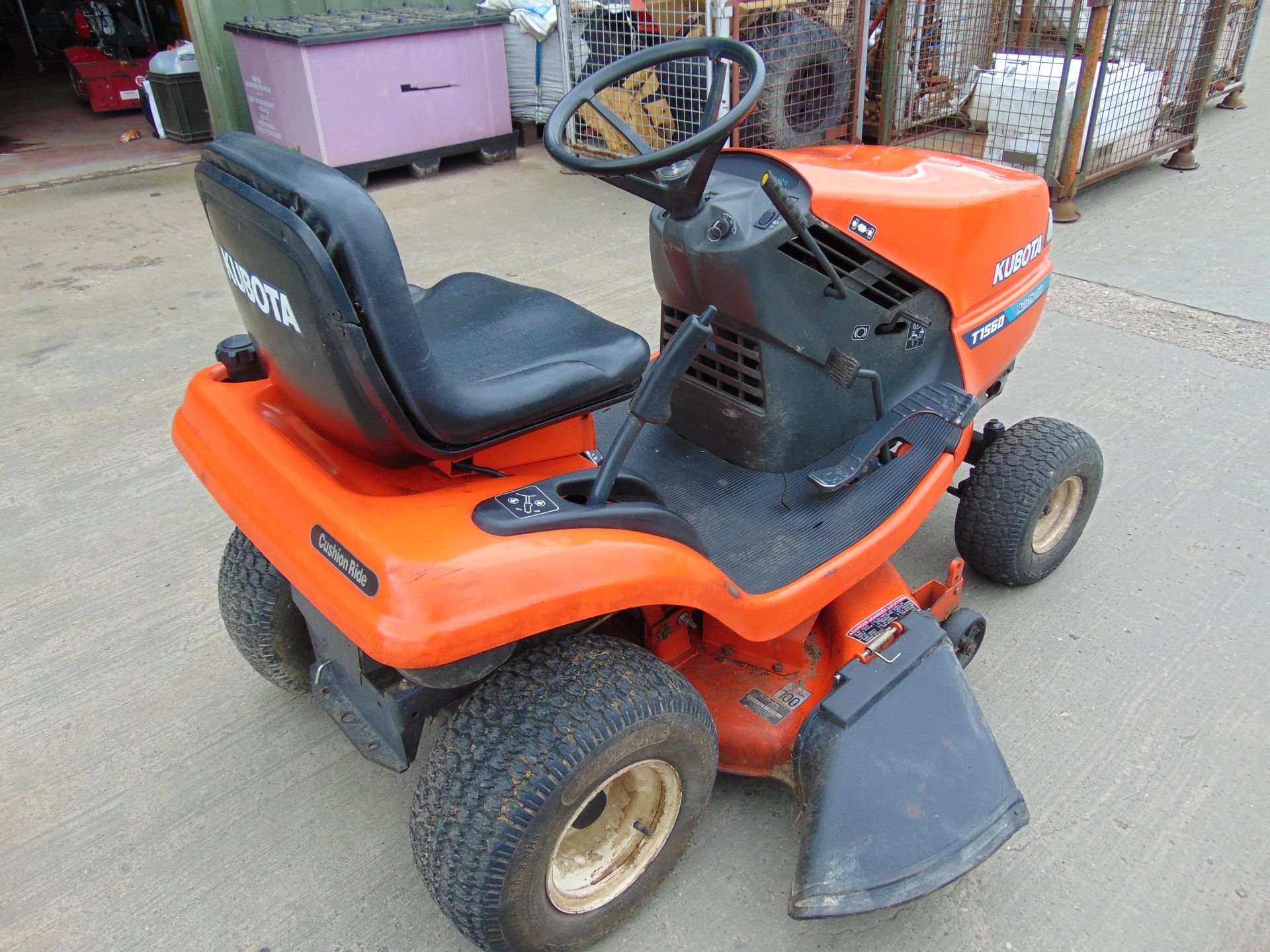 KUBOTA T 1560 RIDE ON MOWER - Image 6 of 11