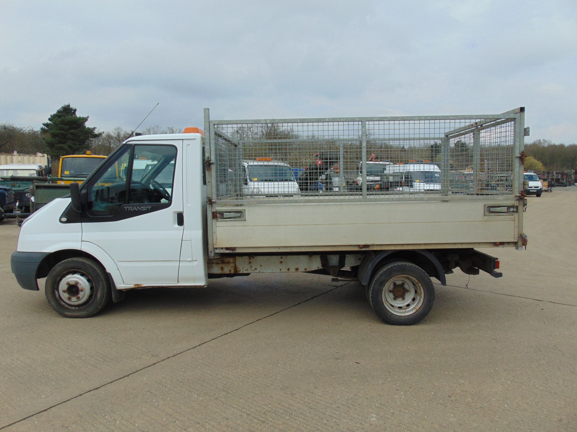 Ford Transit 115 T350 Flat Bed Tipper - Image 4 of 17