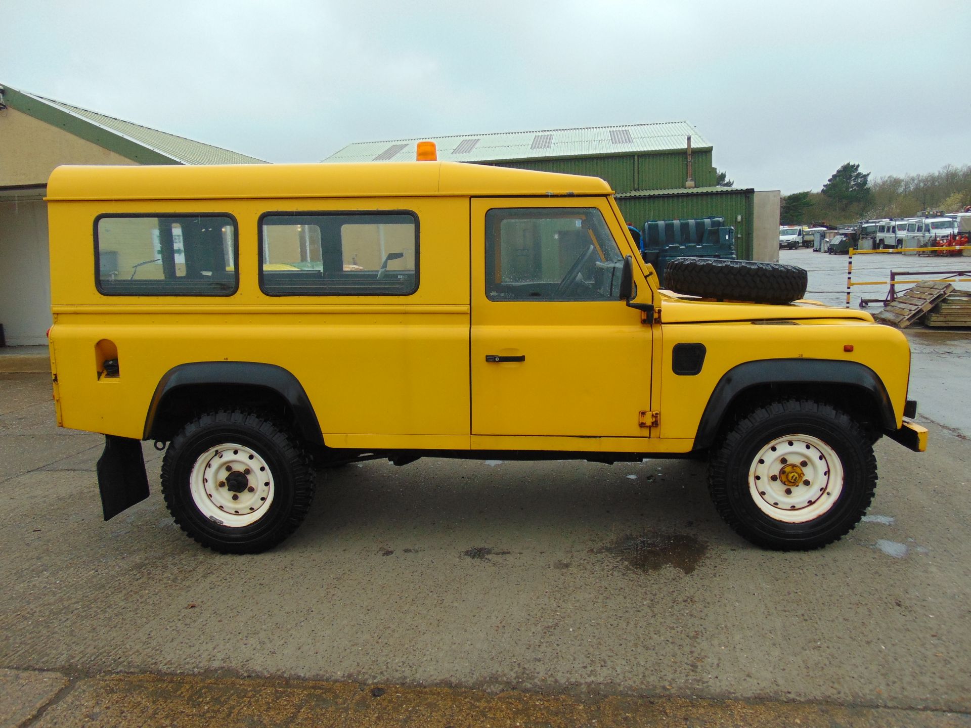 Land Rover Defender 110 Hard Top 300TDi - Image 5 of 19