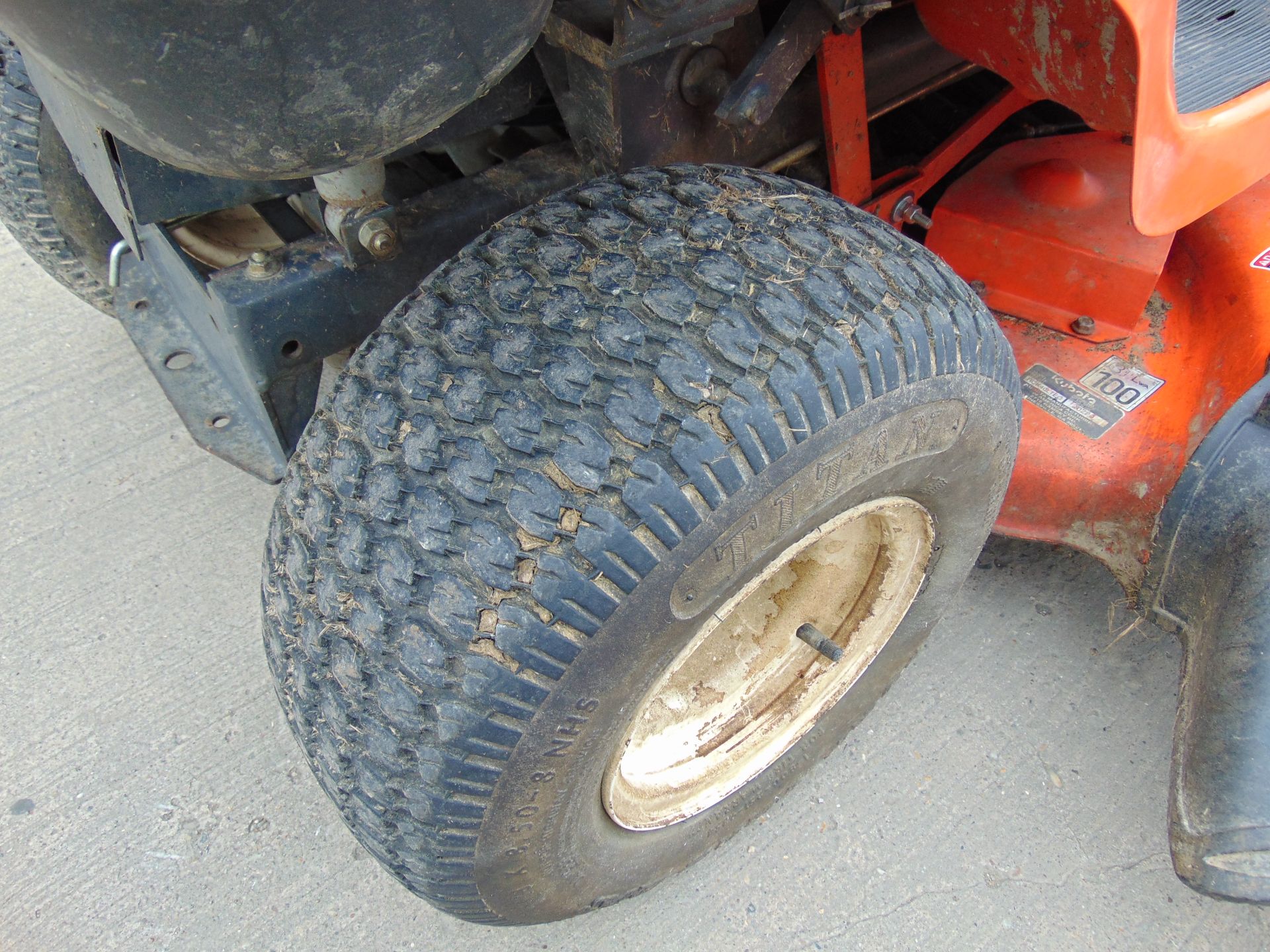 KUBOTA T 1560 RIDE ON MOWER - Image 7 of 11