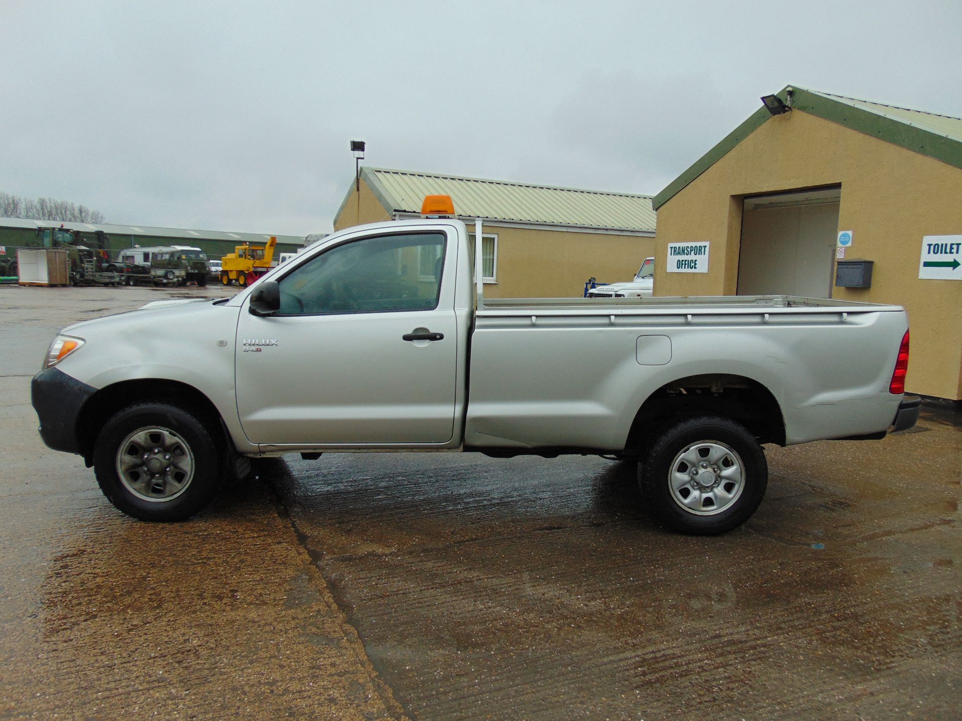 2007 Toyota Hilux 2.5 D4D Pickup - Image 4 of 17