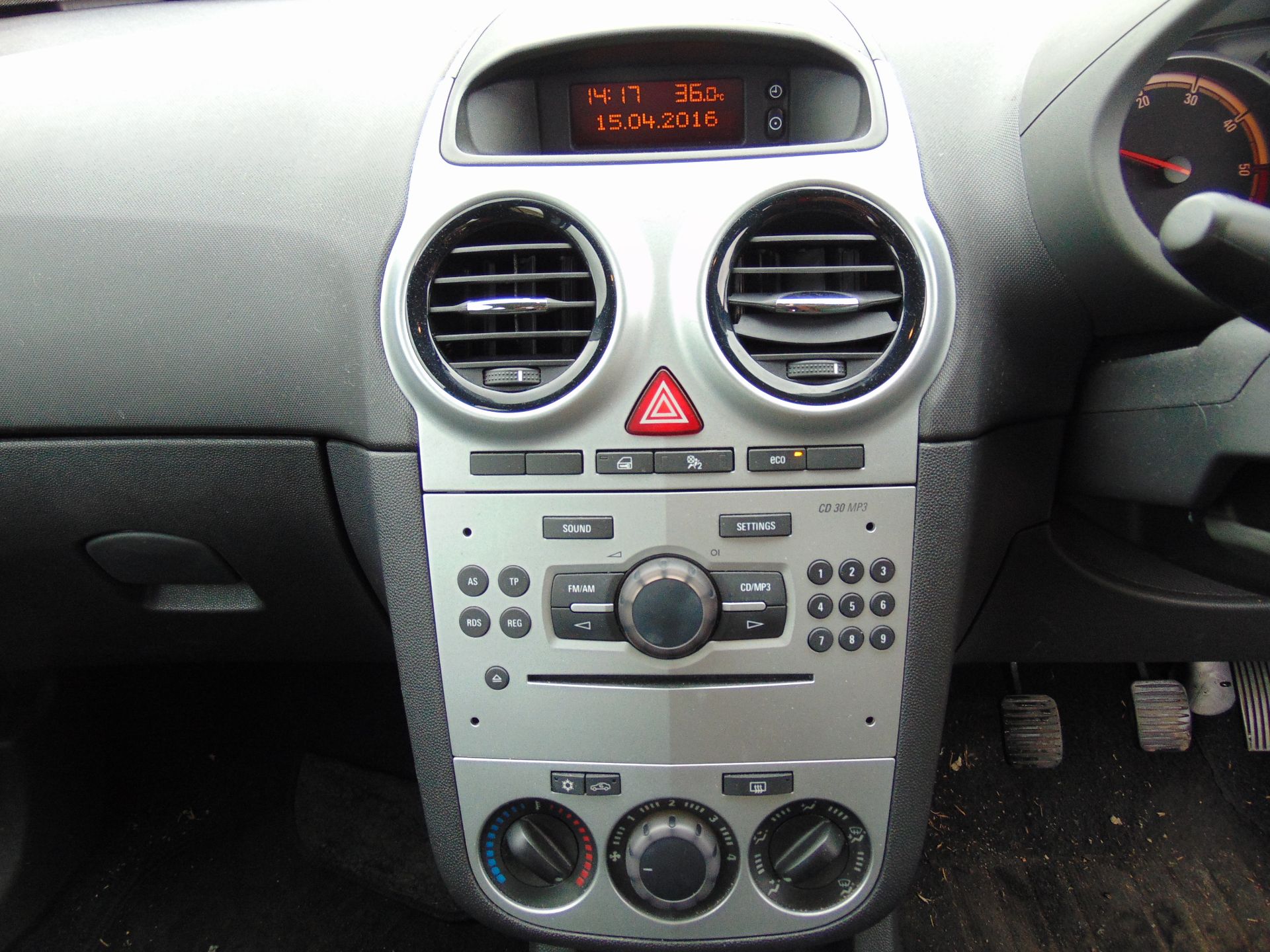 2011 Vauxhall Corsa 1.3 CDTi Eco Flex - Image 12 of 17