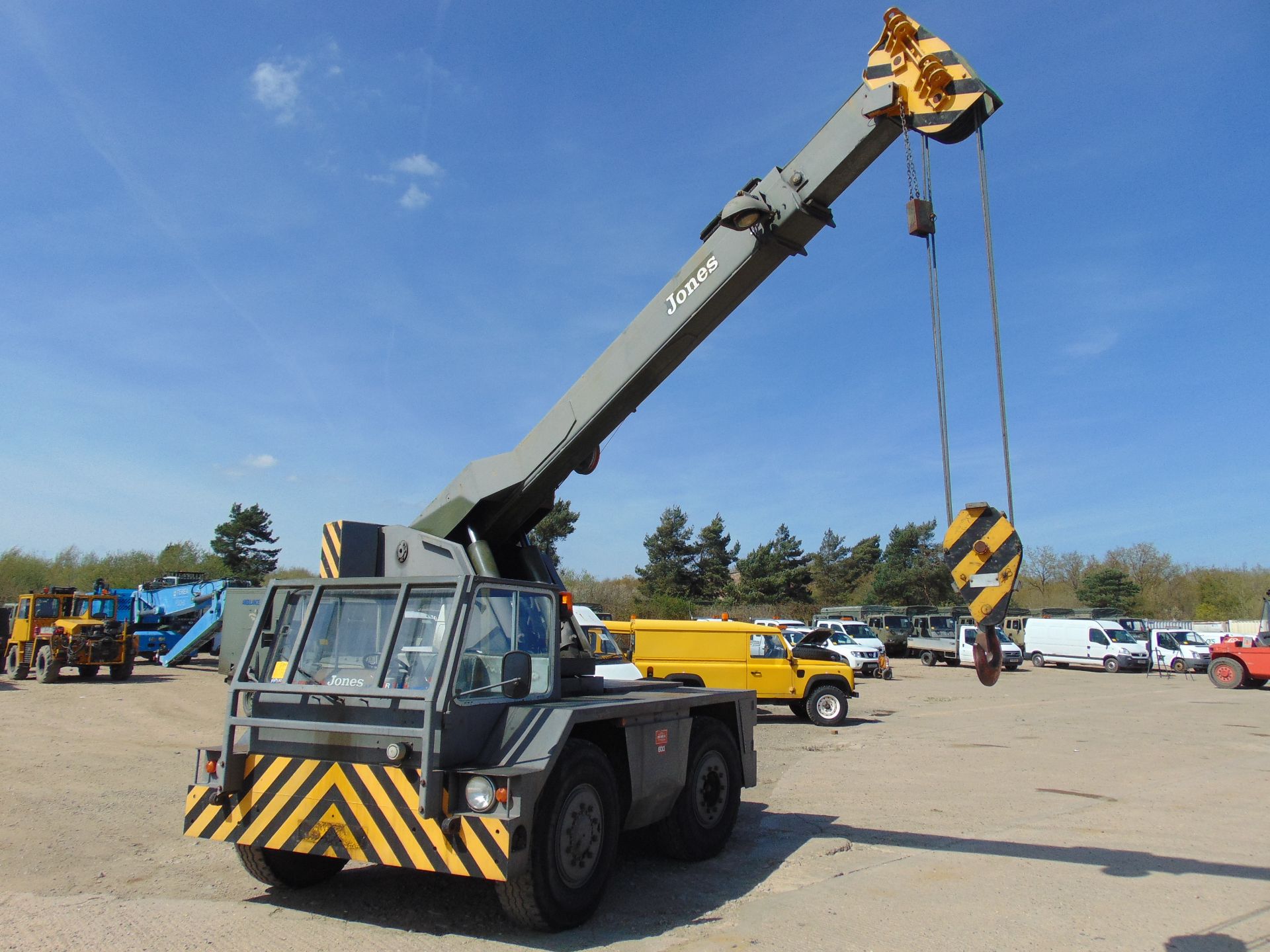 Jones IF 8M Mobile 7 Ton Crane