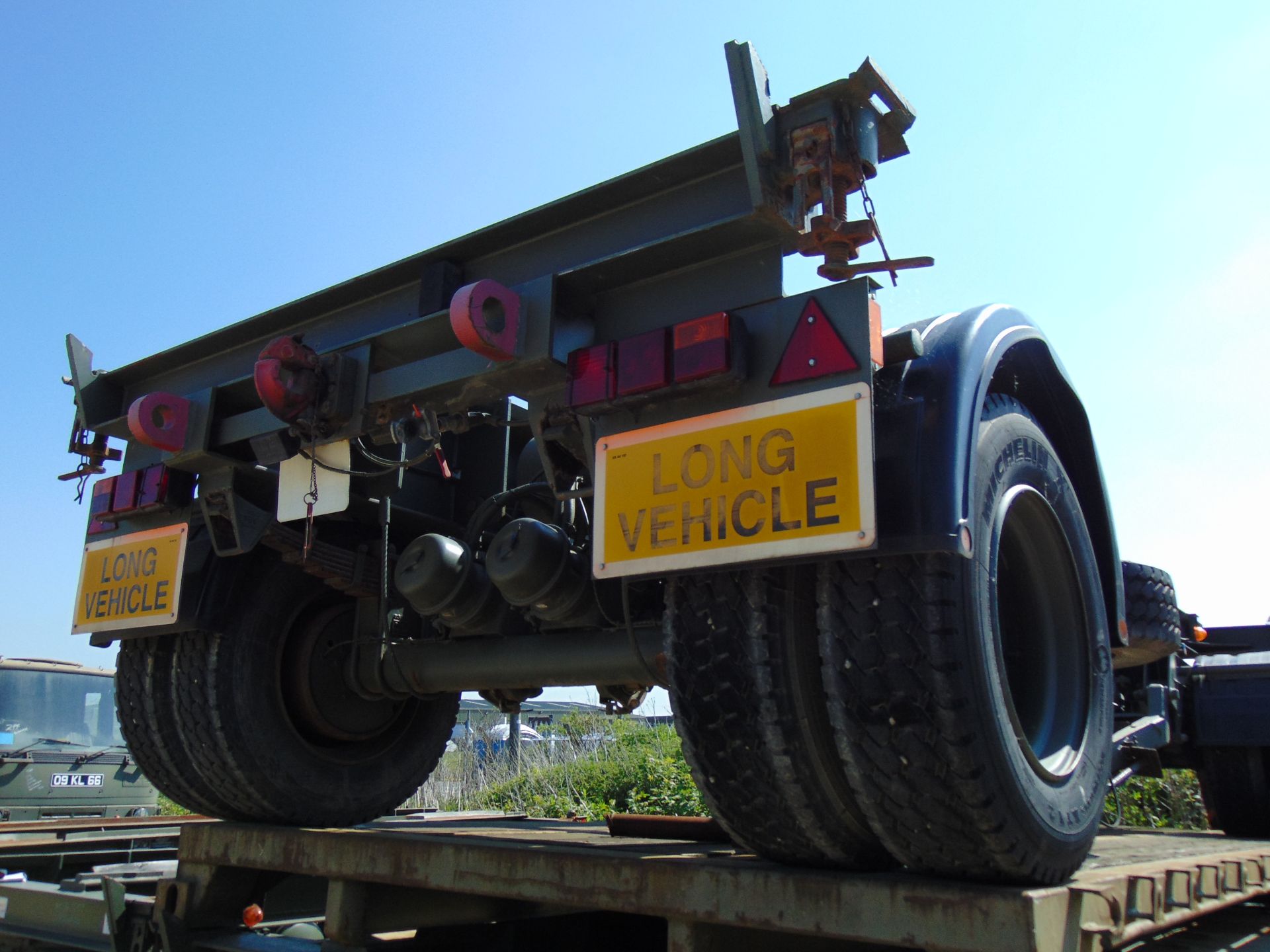 Ex Reserve King DB 2 Axle 15 Tonne Skeletal drops/skip/container Trailer complete with Twist Locks - Image 4 of 7