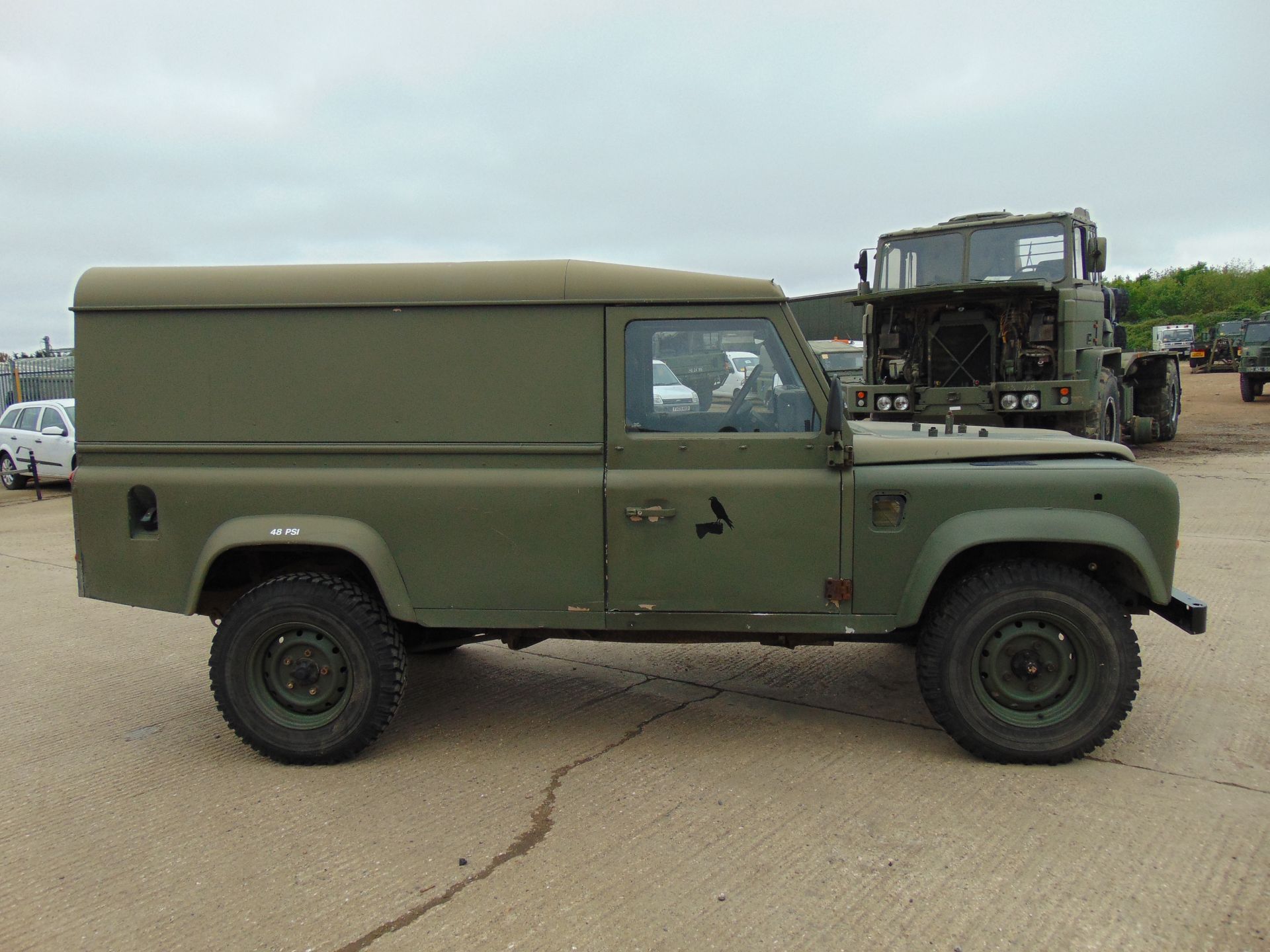 Land Rover Defender 110 300TDi - Image 5 of 18