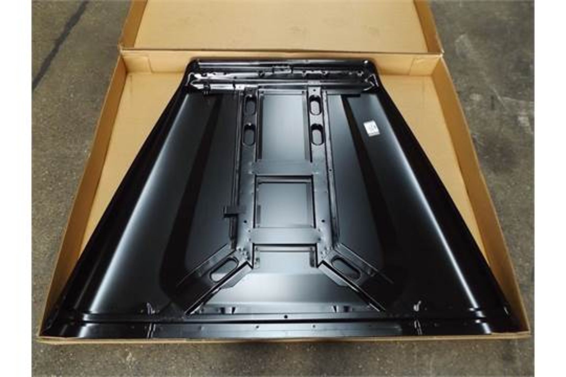 Land Rover Defender Bonnet P/No RTC6213 - Image 2 of 5