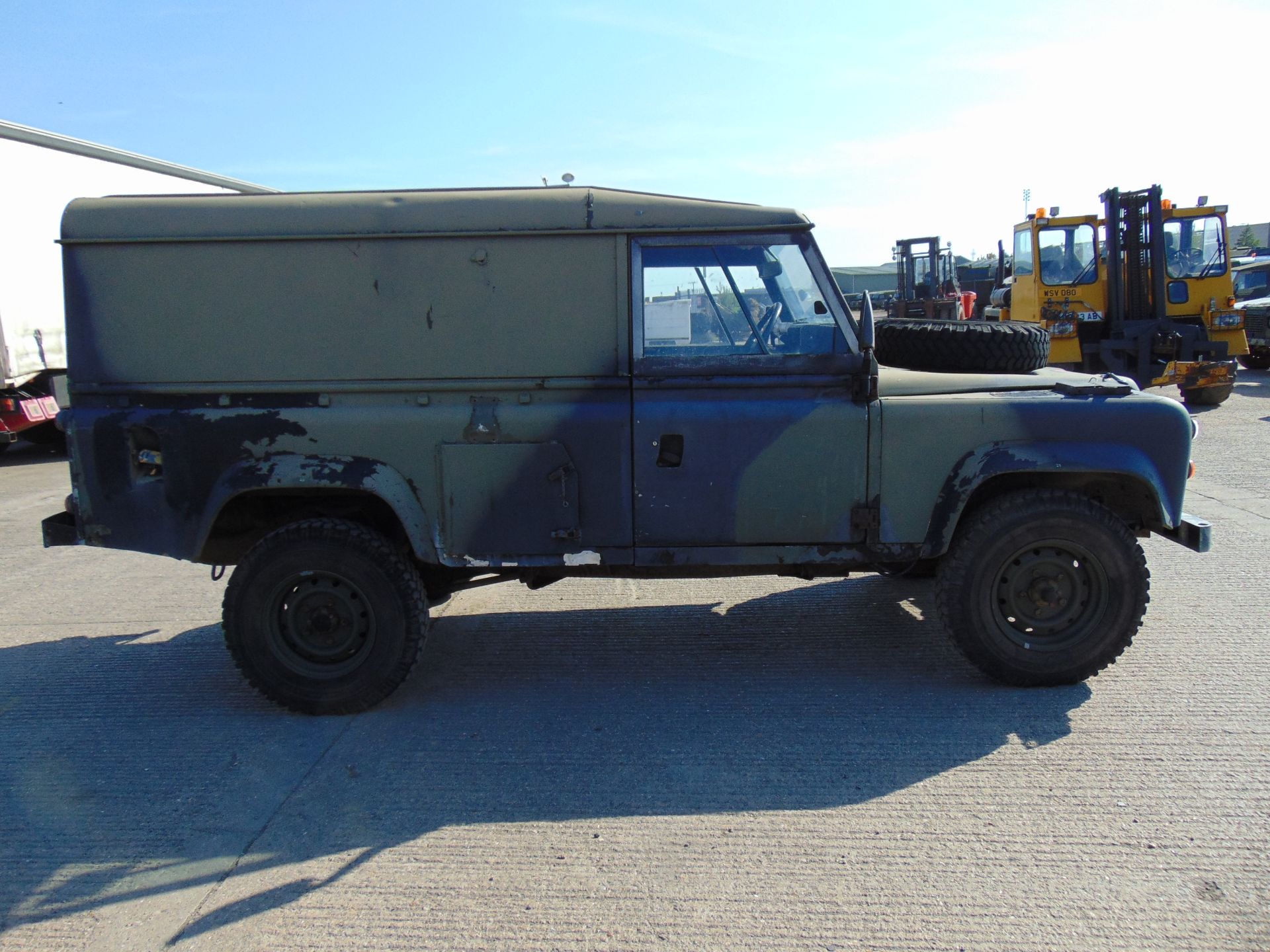 Land Rover Defender 110 Hard Top - Image 5 of 19