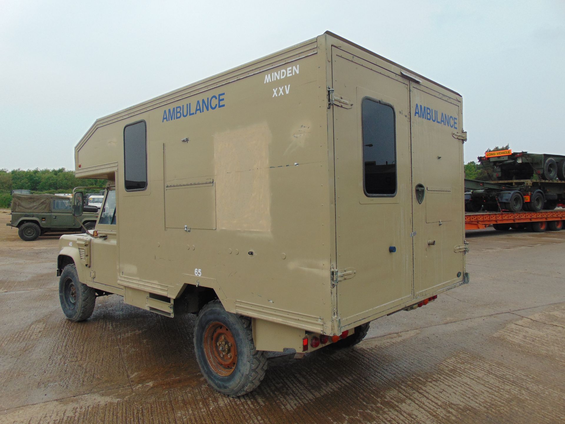 Military Specification Land Rover Wolf 130 ambulance - Image 6 of 18