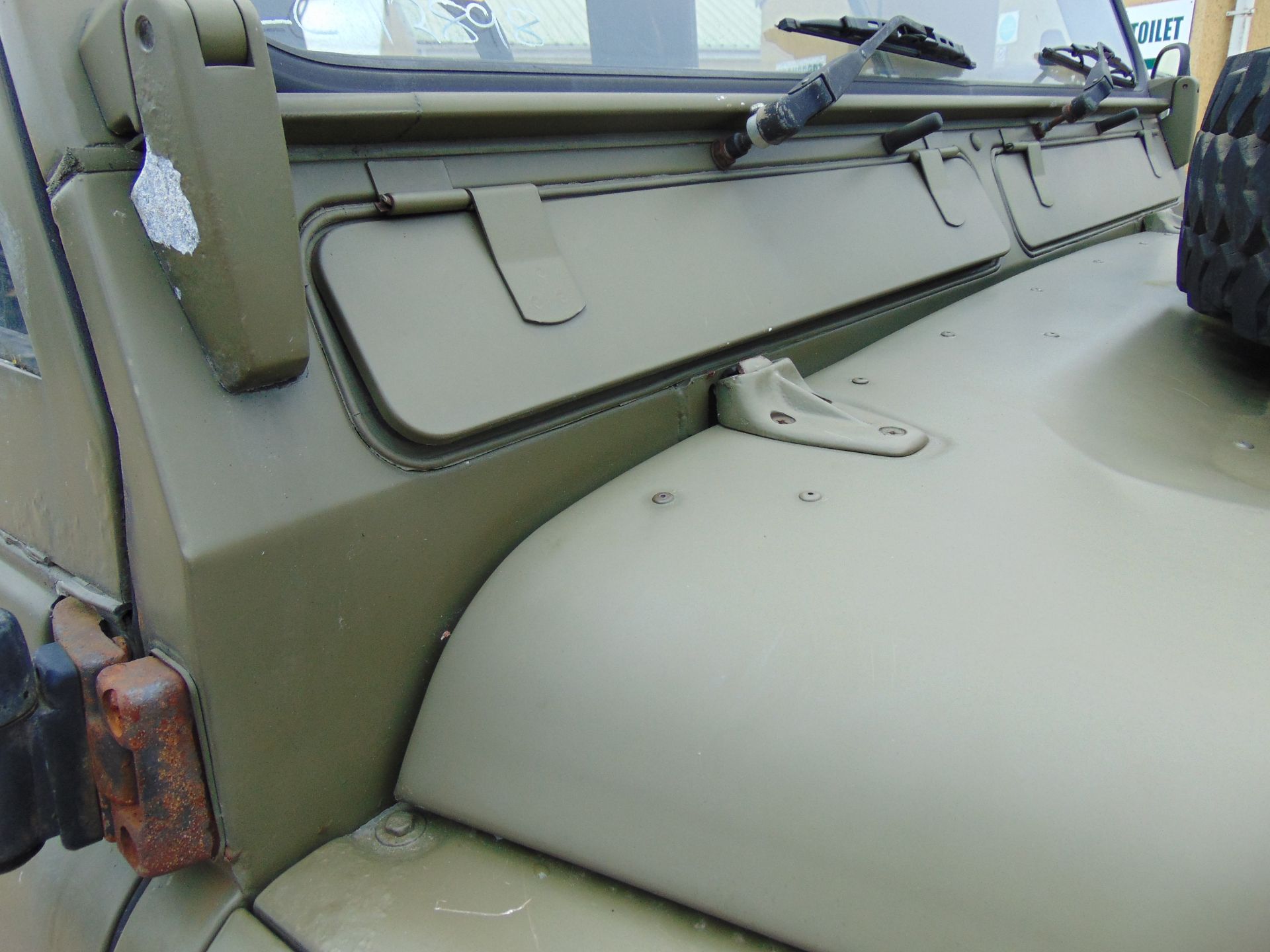 Land Rover Defender 90 Hard Top - Image 14 of 20