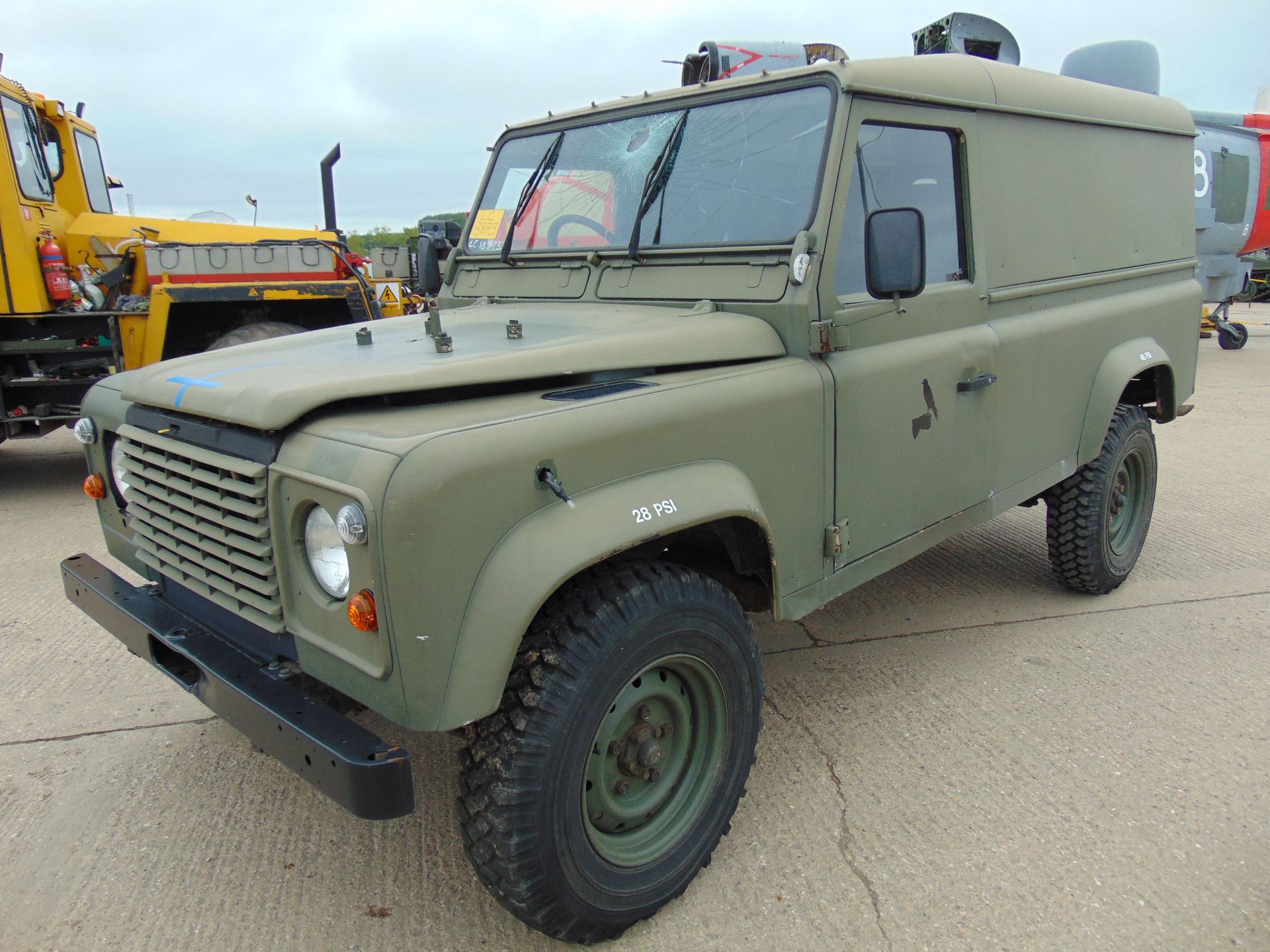 Land Rover Defender 110 300TDi - Image 3 of 18