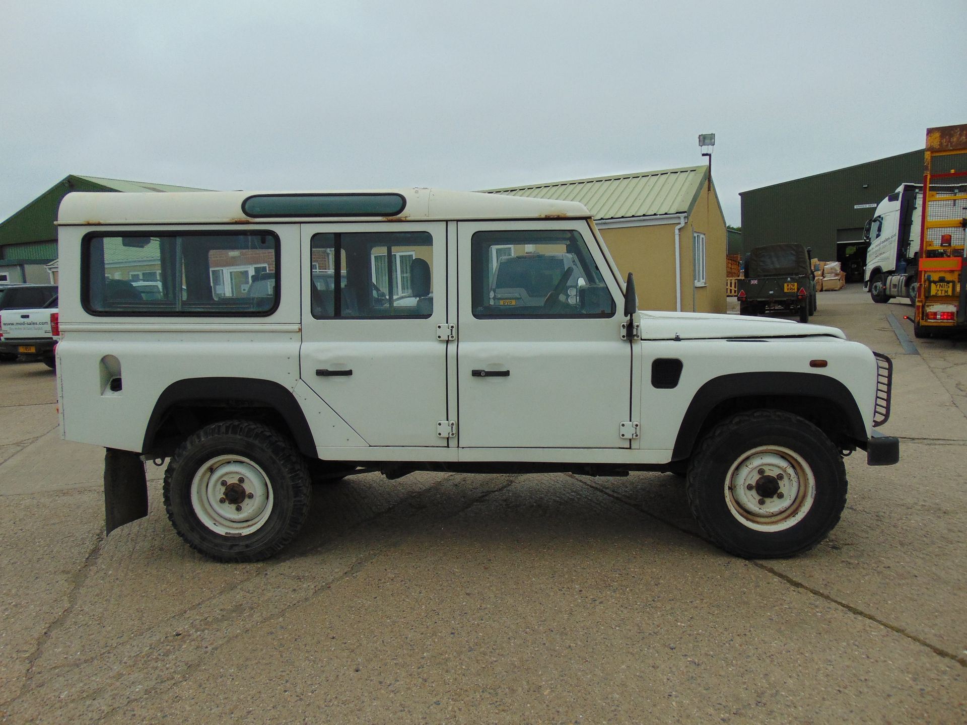 Land Rover 110 TD5 Station Wagon - Image 5 of 22