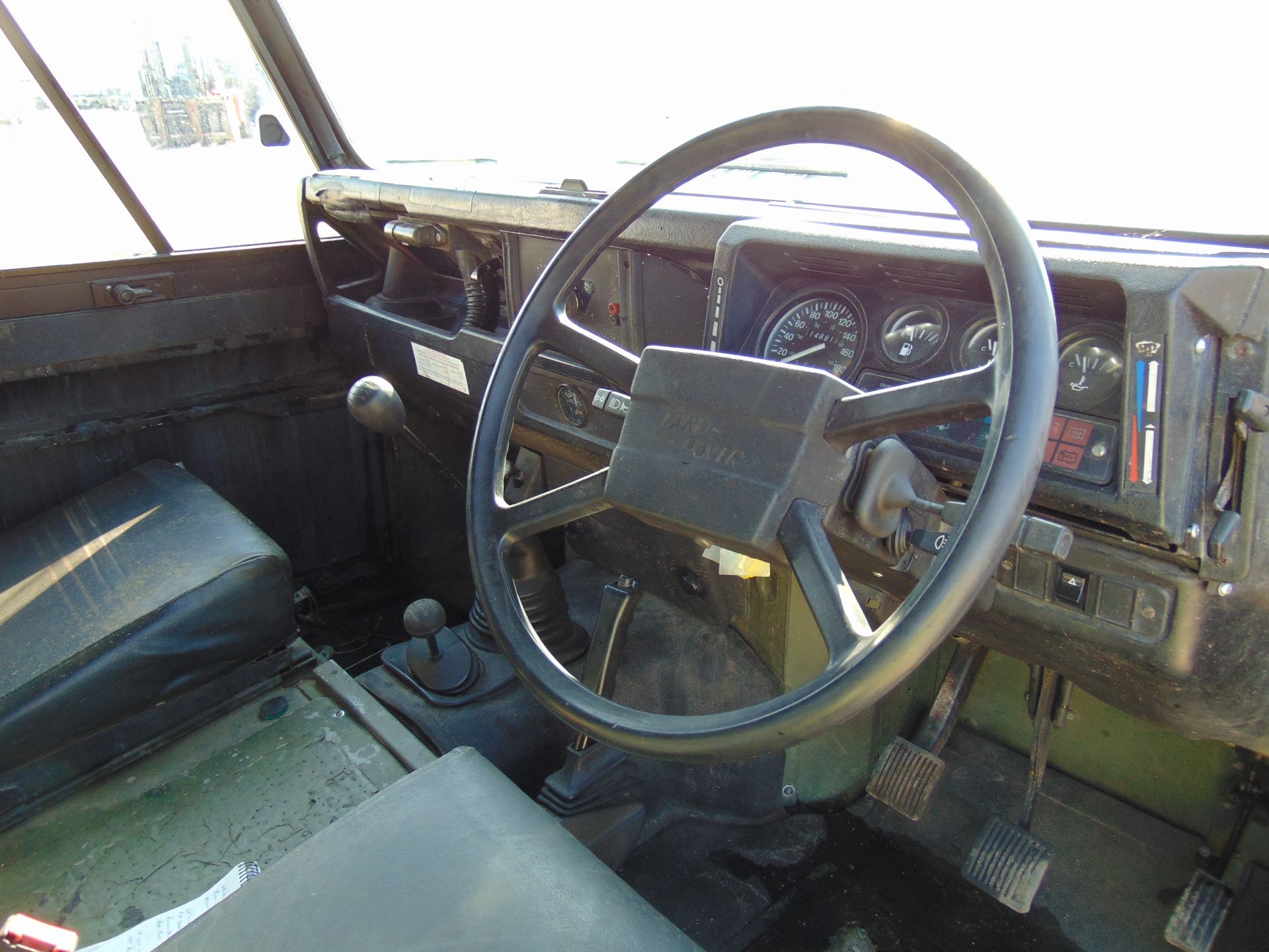 Land Rover Defender 110 Hard Top - Image 10 of 19