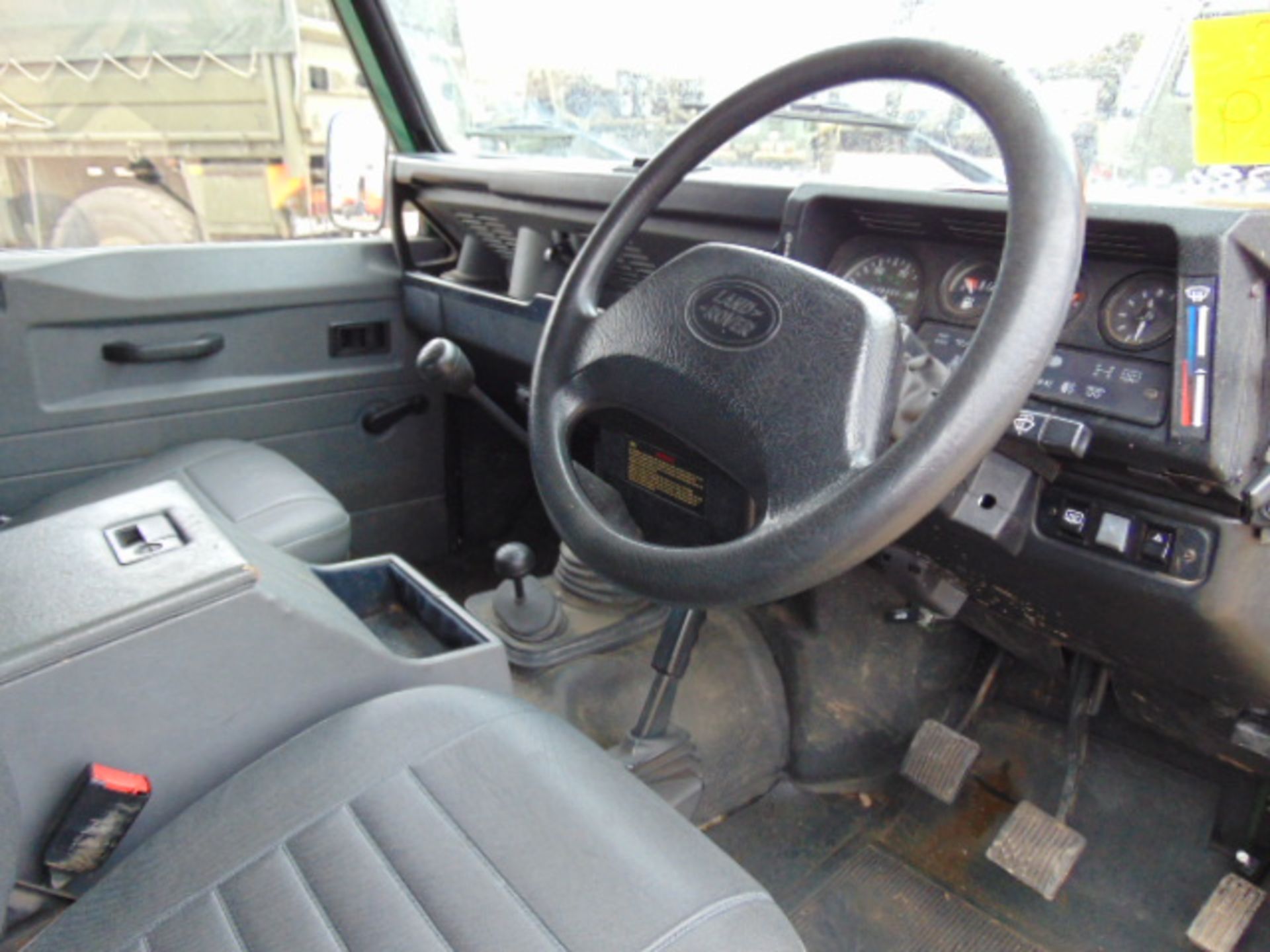 Land Rover Defender 110 300TDi - Image 10 of 17