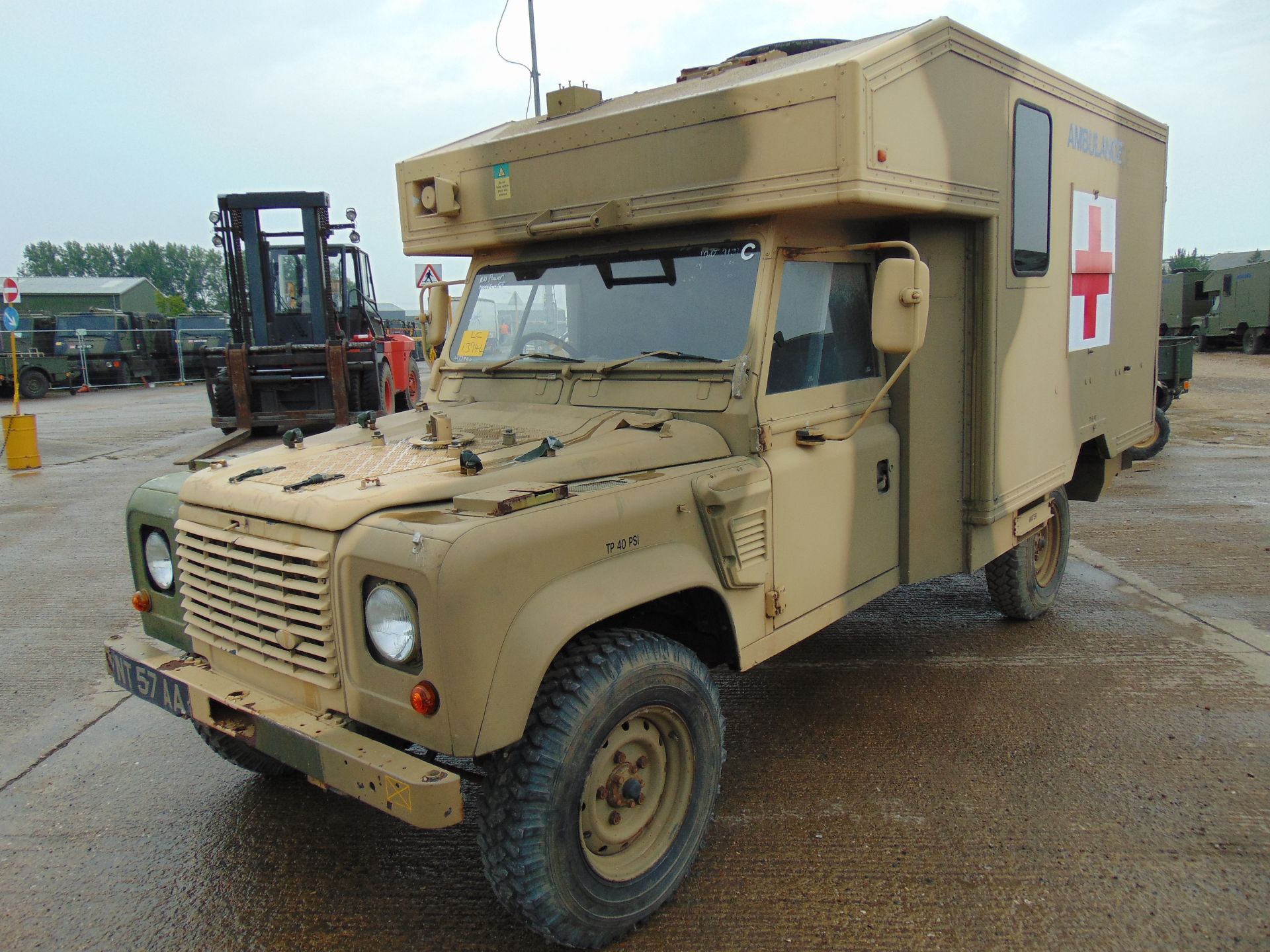 Military Specification Land Rover Wolf 130 ambulance - Image 3 of 21