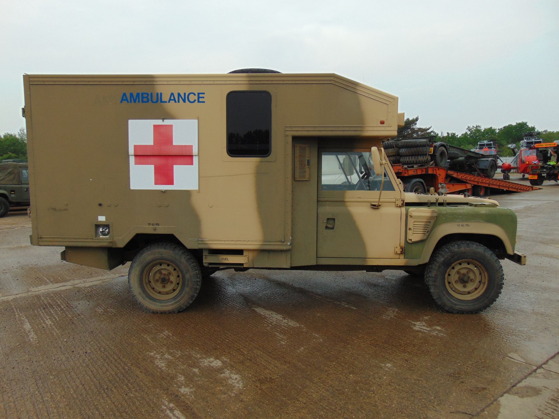 Military Specification Land Rover Wolf 130 ambulance - Image 5 of 21