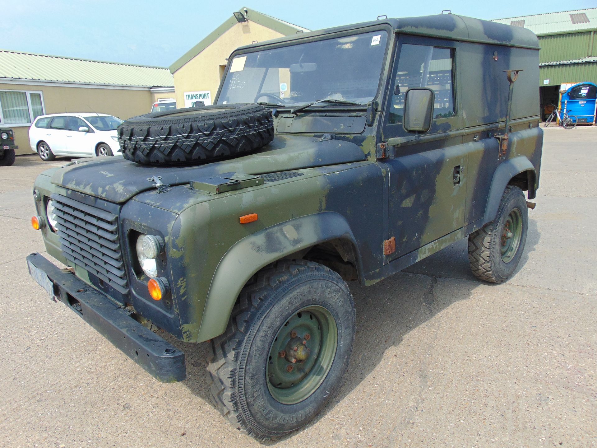 Land Rover Defender 90 Hard Top - Image 3 of 18