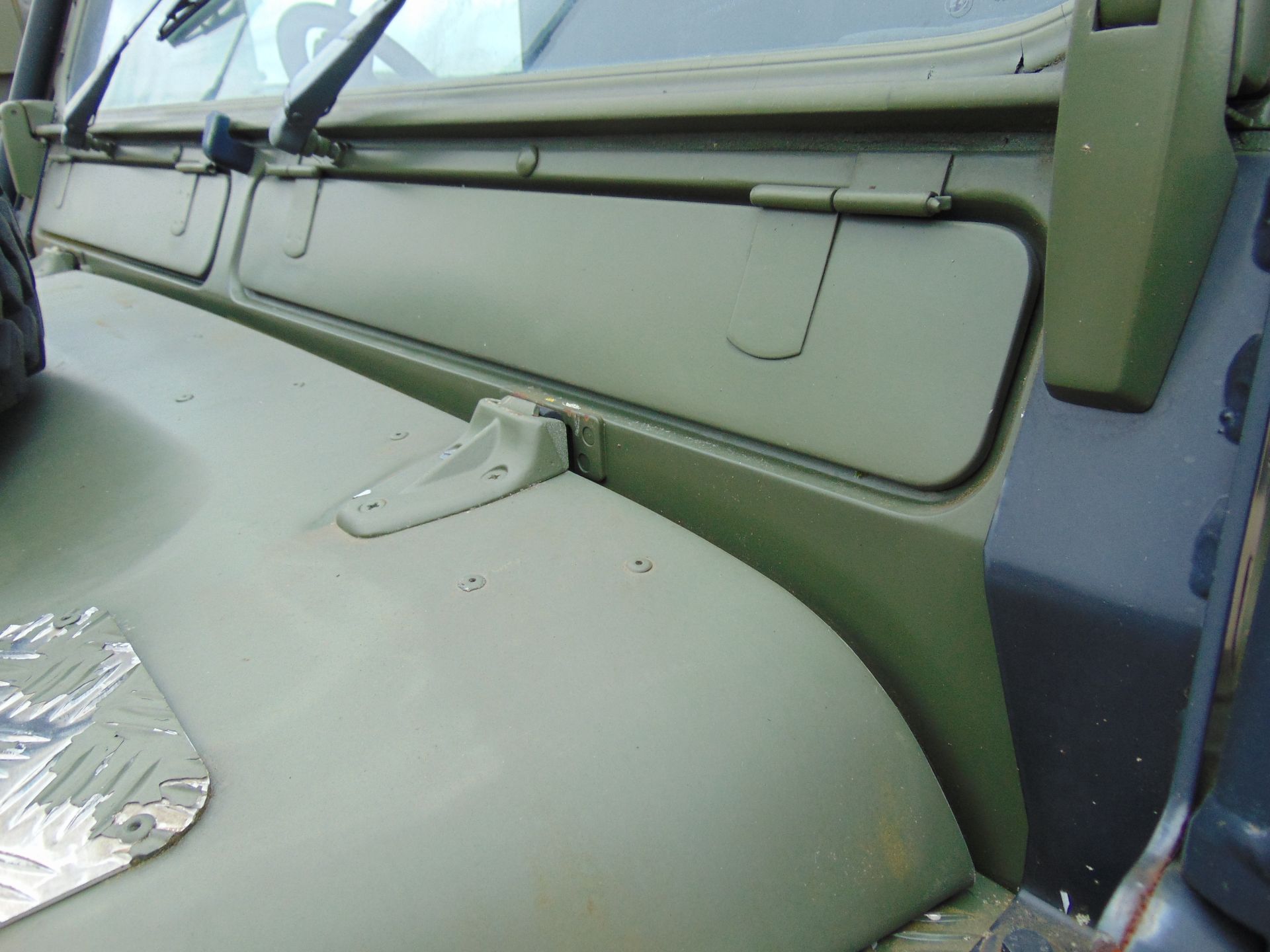 Land Rover Defender TITHONUS 110 Hard Top - Image 10 of 21