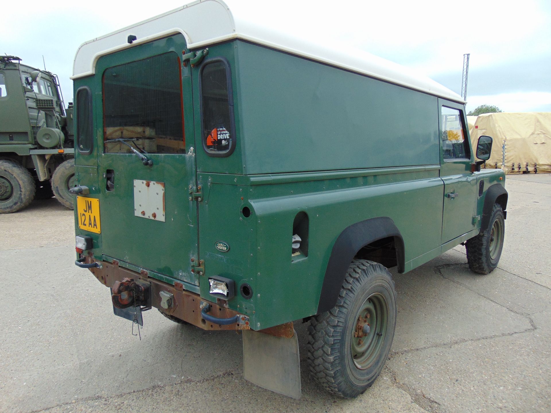 Land Rover Defender 110 300TDi - Image 8 of 20