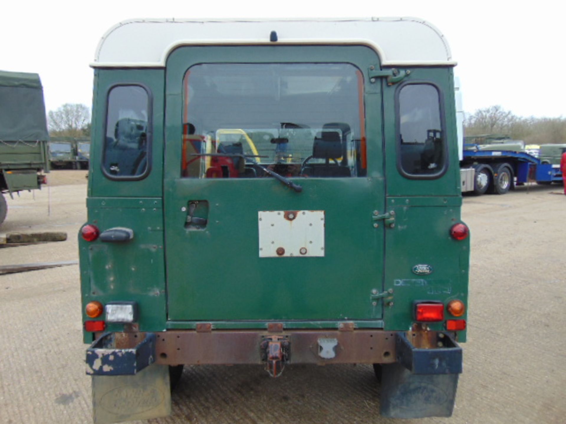 Land Rover Defender 110 300TDi - Image 7 of 17