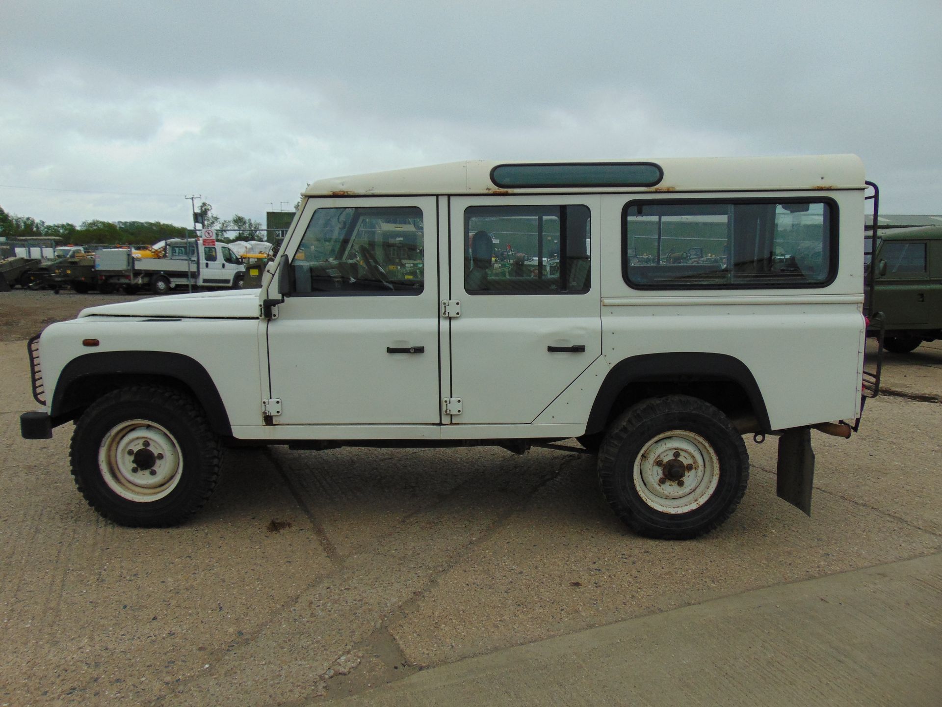 Land Rover 110 TD5 Station Wagon - Image 4 of 22