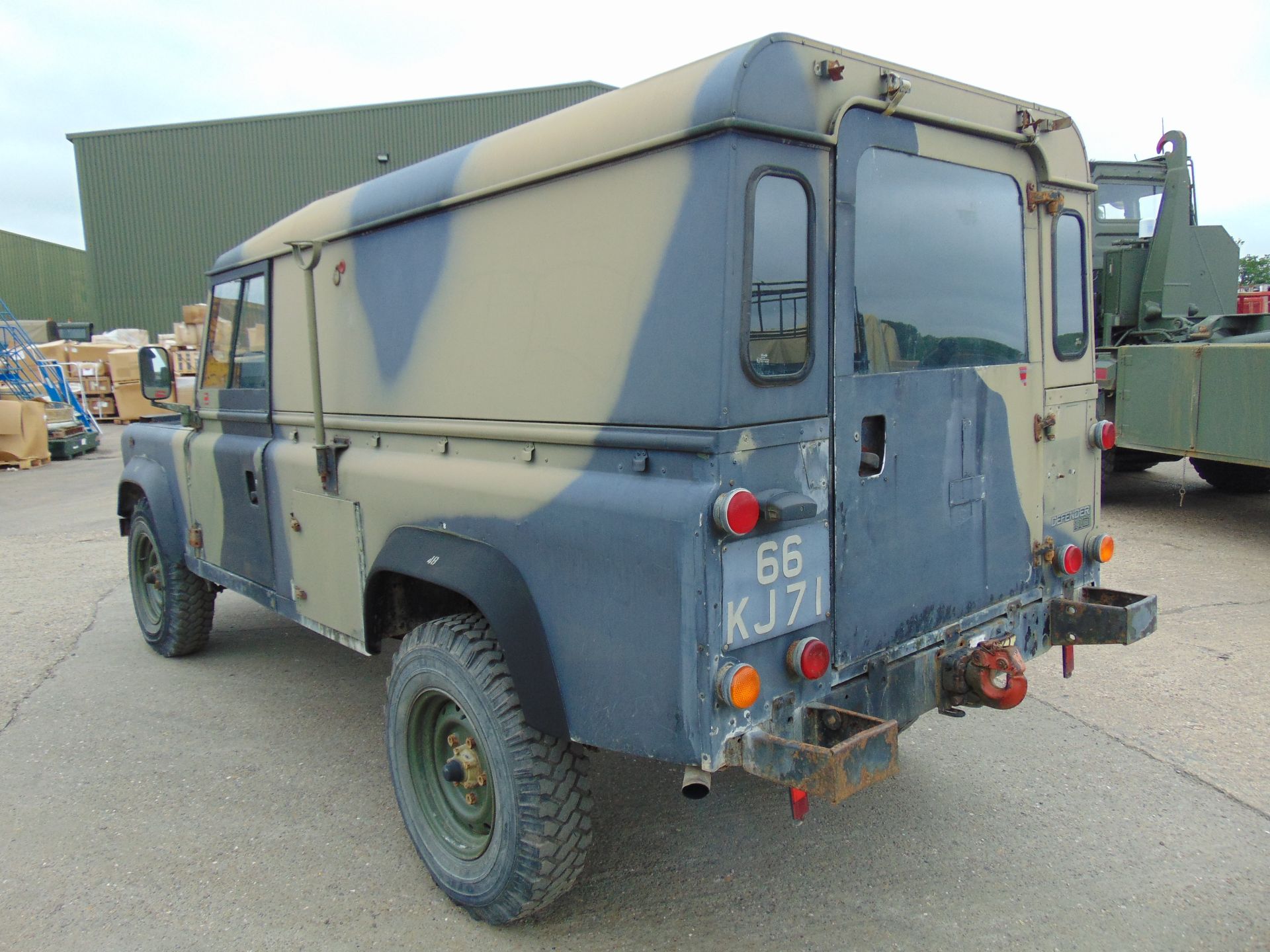 Land Rover Defender 110 Hard Top - Image 6 of 21