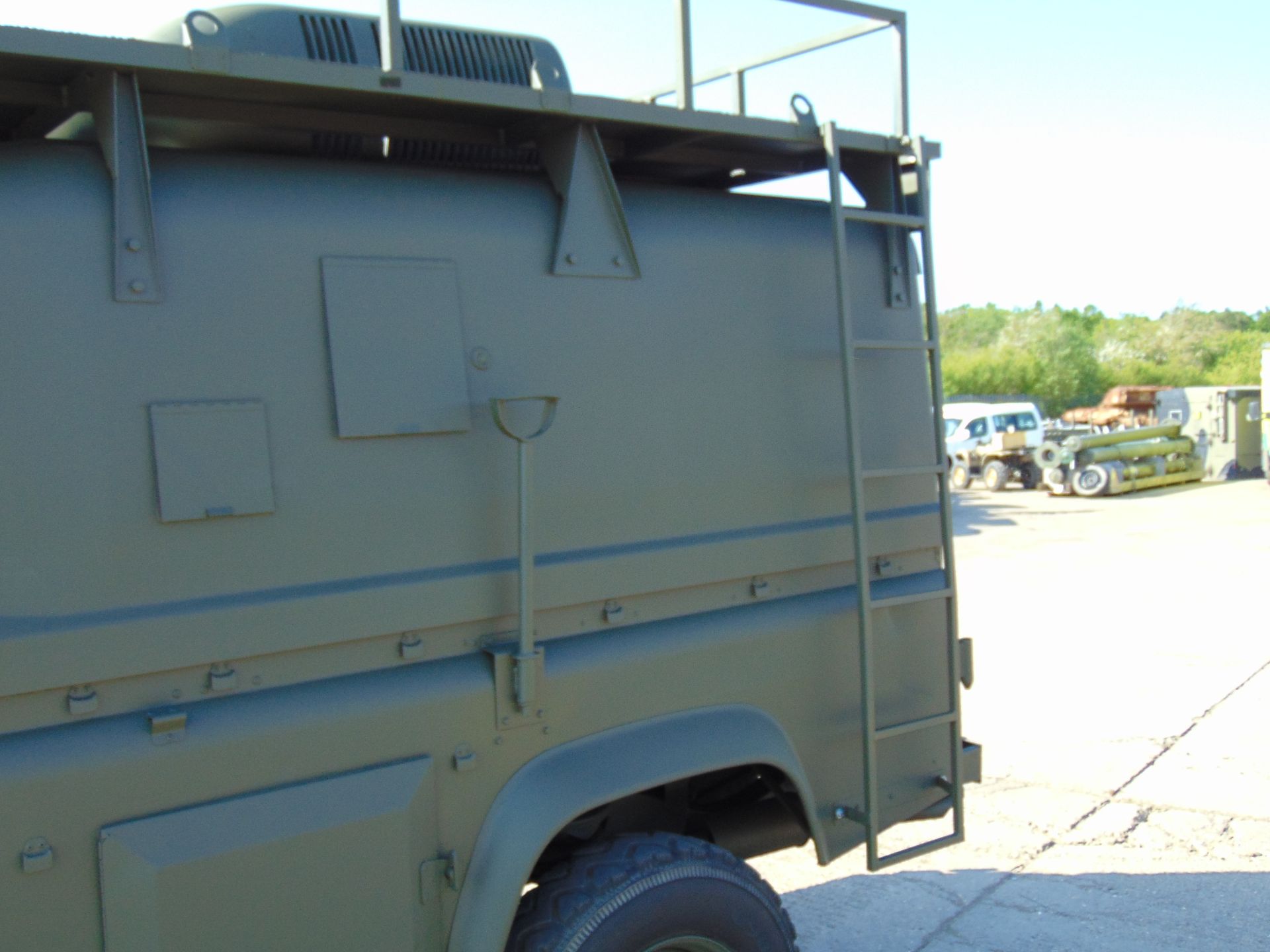 Land Rover Wolf 110 Hard Top Spice Comms vehicle - Image 19 of 25